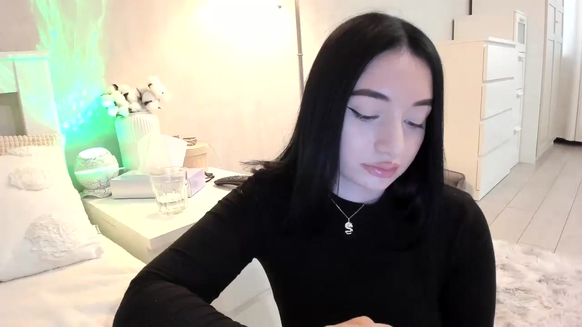 Gallery image thumbnail from BoredRoom's myfreecams stream on, 06/10/2024, 11:05 image 10 of 20