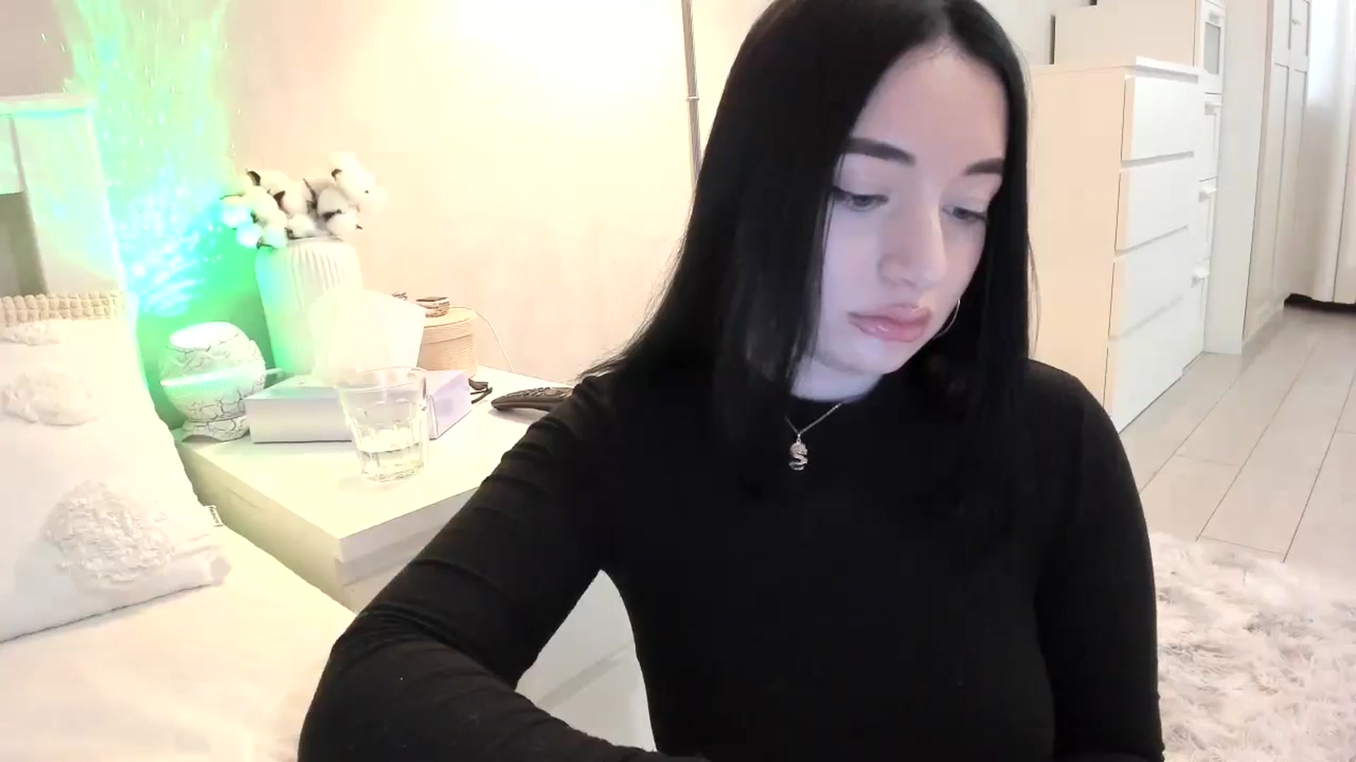 Gallery image thumbnail from BoredRoom's myfreecams stream on, 06/10/2024, 11:05 image 7 of 20