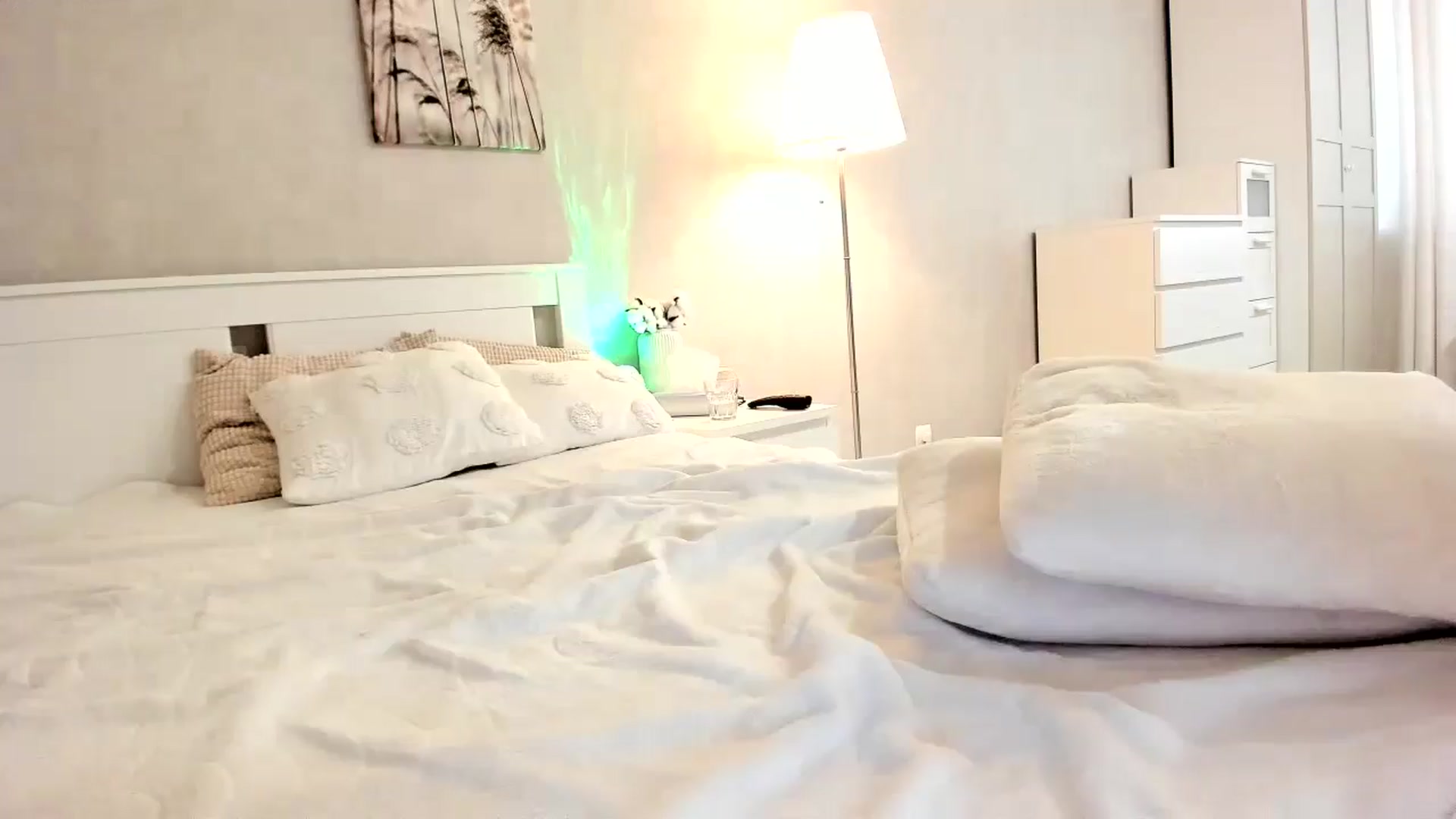 Gallery image thumbnail from BoredRoom's myfreecams stream on, 06/10/2024, 11:05 image 6 of 20