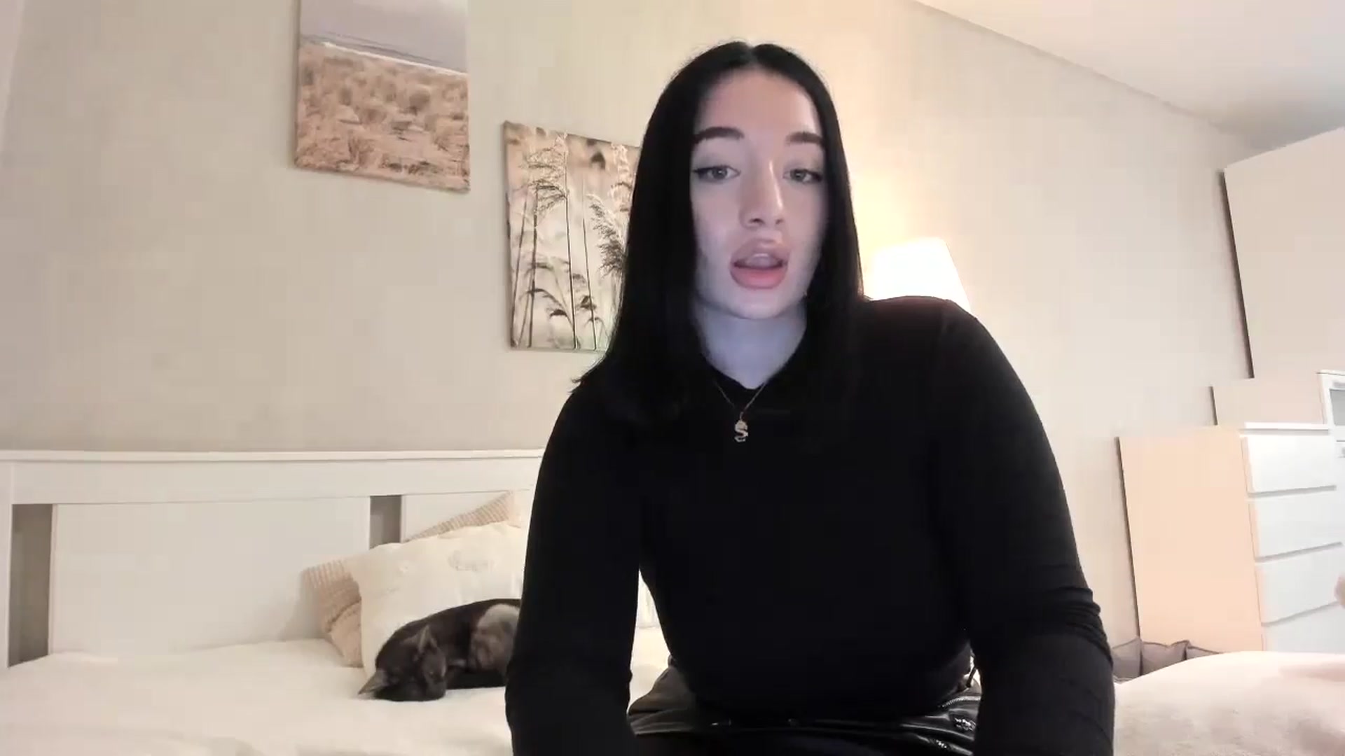 Gallery image thumbnail from BoredRoom's myfreecams stream on, 06/11/2024, 12:07 image 10 of 20