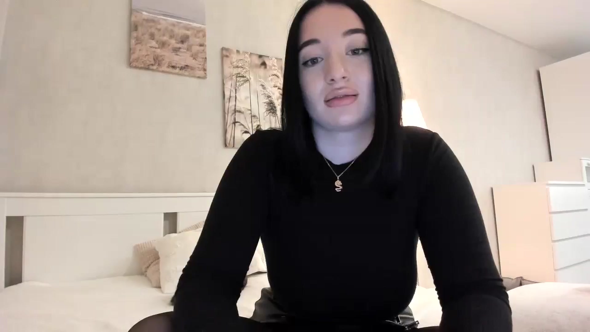 Gallery image thumbnail from BoredRoom's myfreecams stream on, 06/11/2024, 12:07 image 19 of 20