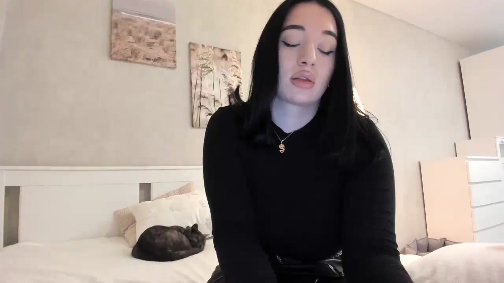 Gallery image thumbnail from BoredRoom's myfreecams stream on, 06/11/2024, 12:07 image 13 of 20