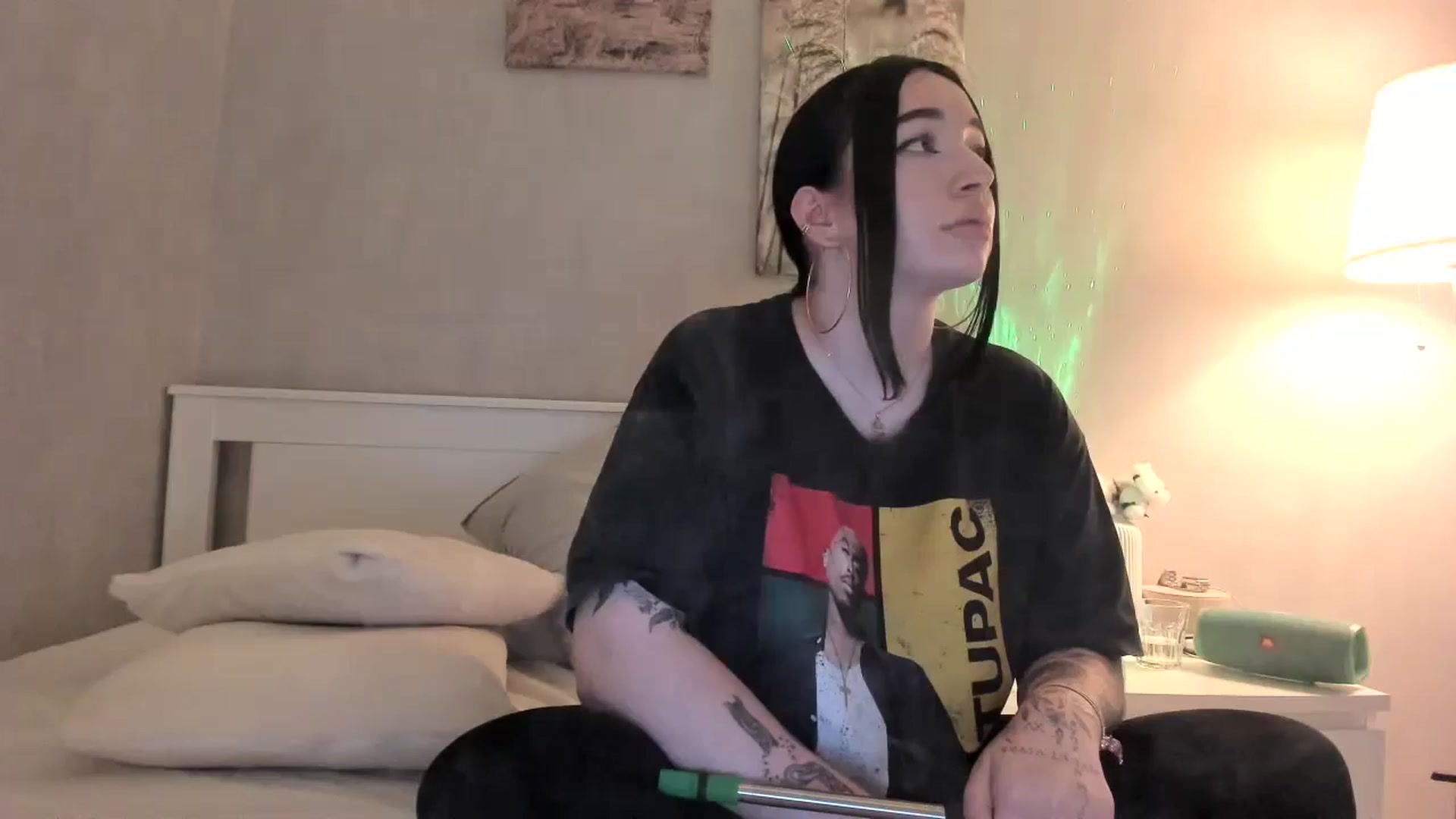 Gallery image thumbnail from BoredRoom's myfreecams stream on, 06/12/2024, 11:12 image 11 of 20