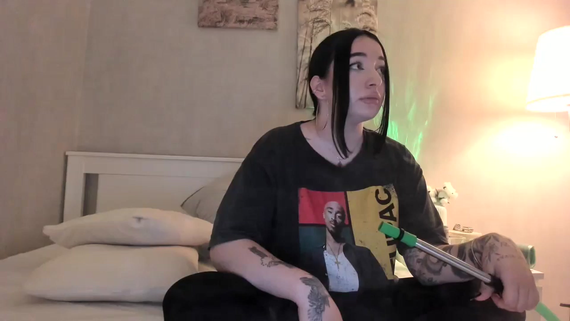 Gallery image thumbnail from BoredRoom's myfreecams stream on, 06/12/2024, 11:12 image 2 of 20