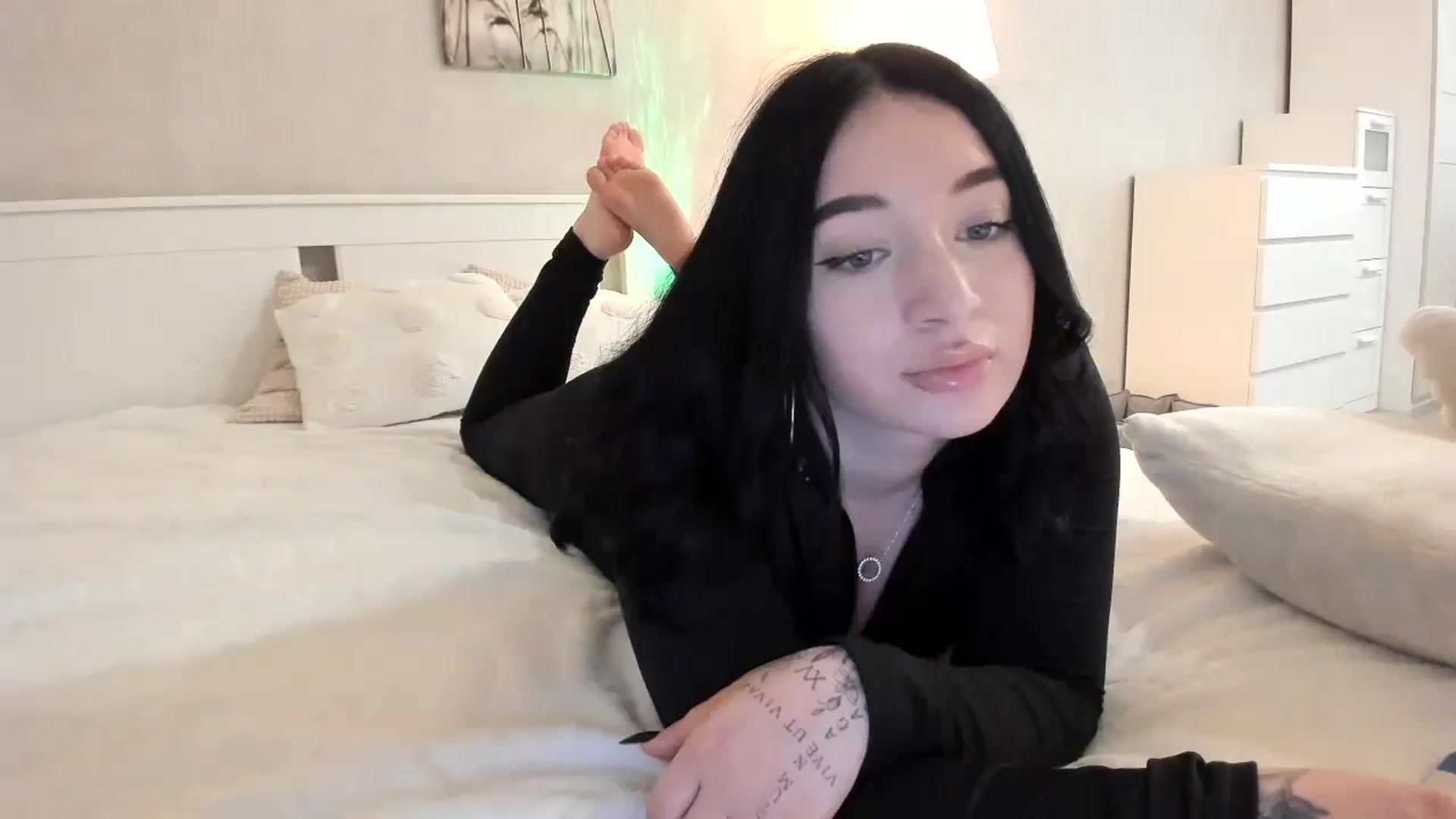 Gallery image thumbnail from BoredRoom's myfreecams stream on, 06/13/2024, 08:29 image 12 of 20