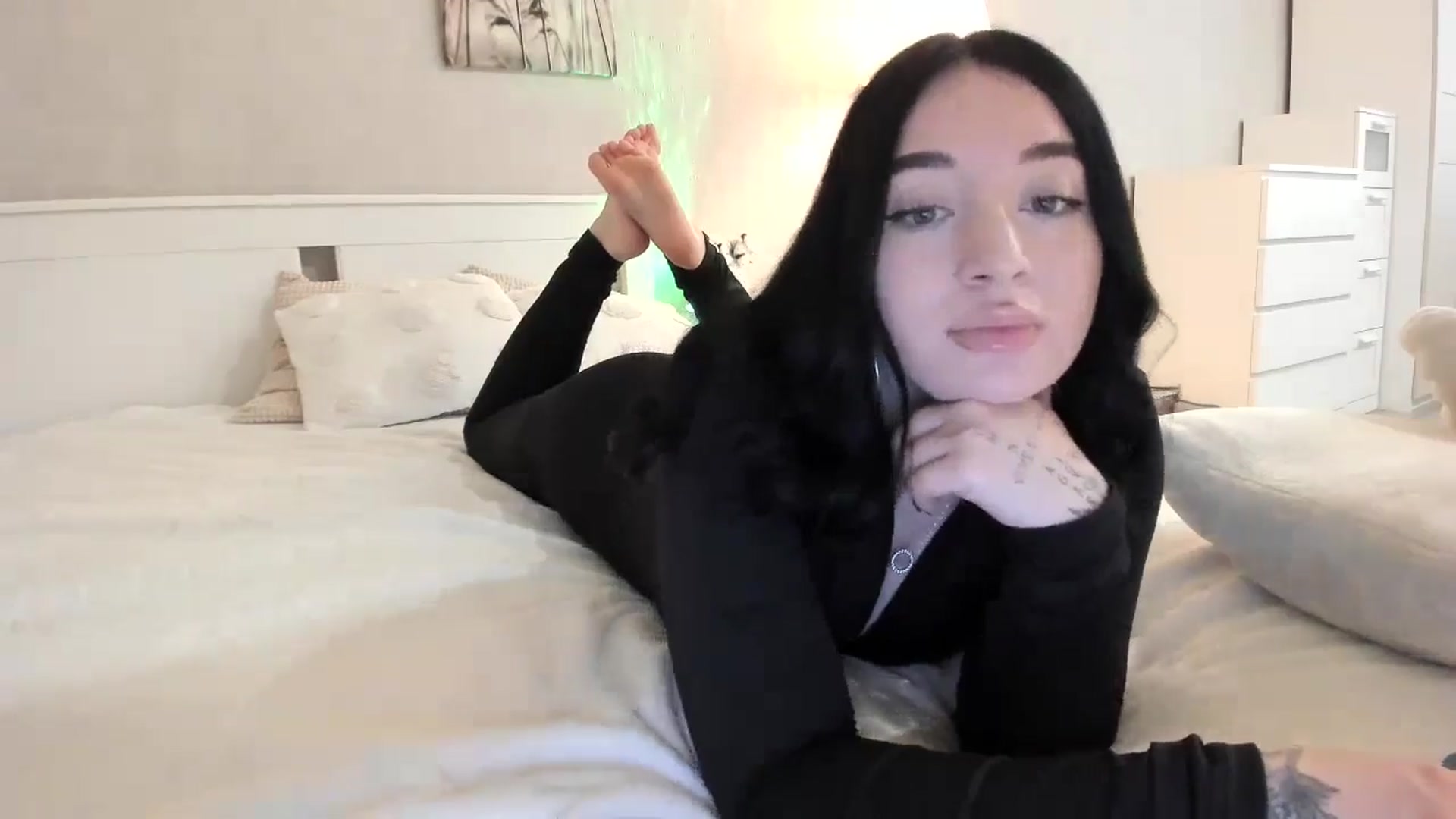 Gallery image thumbnail from BoredRoom's myfreecams stream on, 06/13/2024, 08:29 image 14 of 20