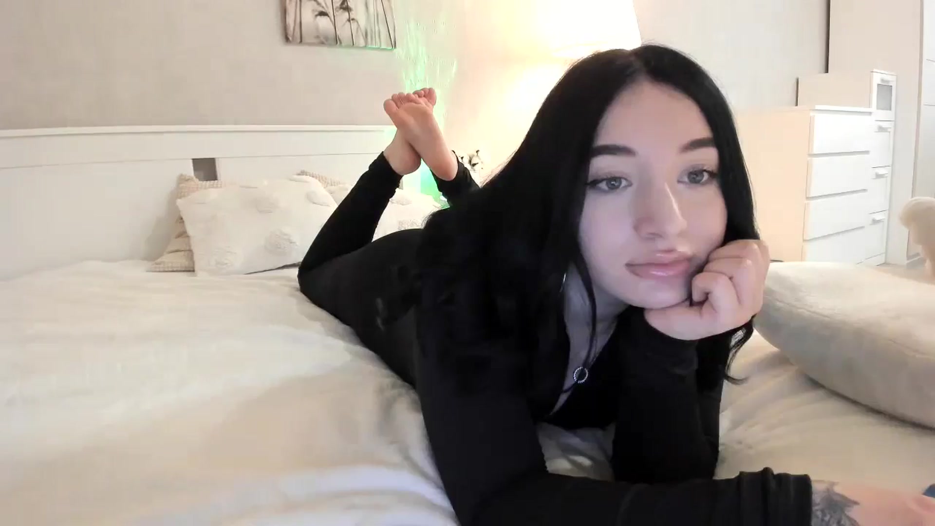 Gallery image thumbnail from BoredRoom's myfreecams stream on, 06/13/2024, 08:29 image 13 of 20