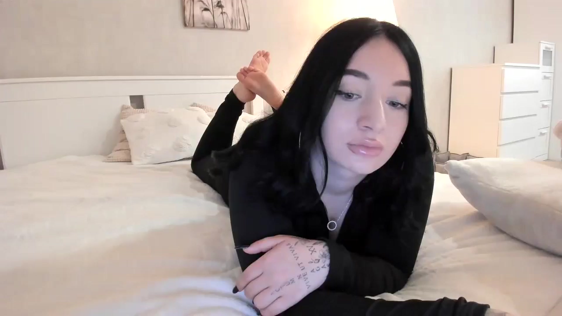 Gallery image thumbnail from BoredRoom's myfreecams stream on, 06/13/2024, 08:29 image 20 of 20
