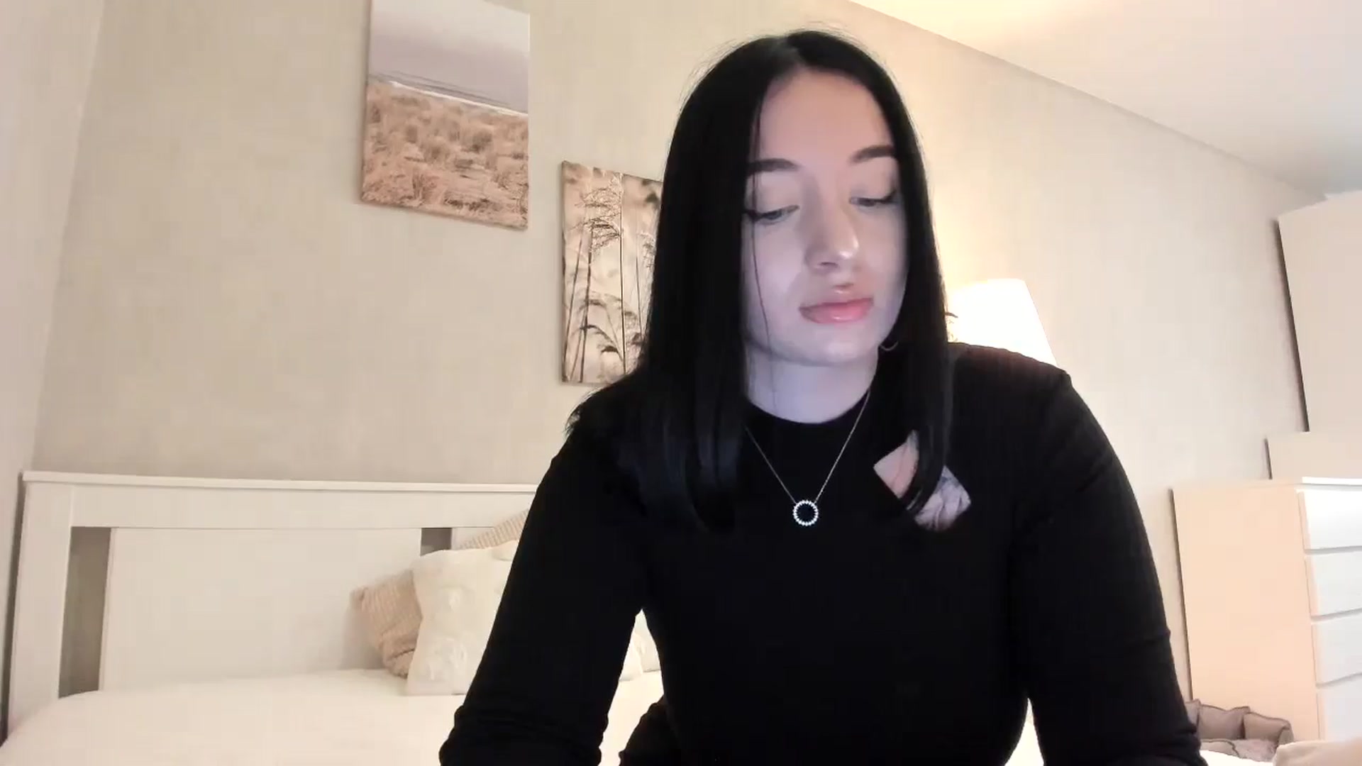 Gallery image thumbnail from BoredRoom's myfreecams stream on, 06/19/2024, 10:15 image 12 of 20