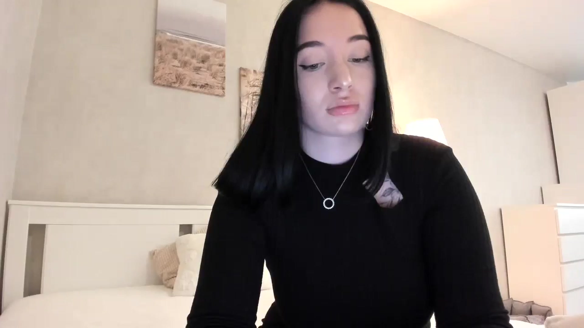 Gallery image thumbnail from BoredRoom's myfreecams stream on, 06/19/2024, 10:15 image 15 of 20