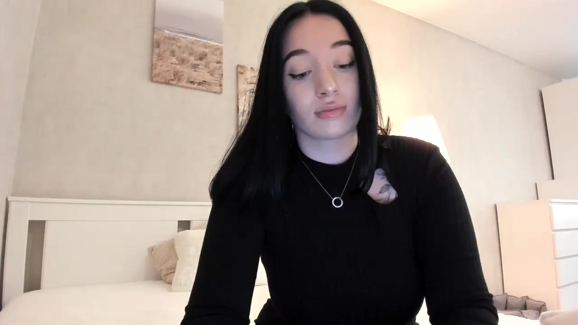 Gallery image thumbnail from BoredRoom's myfreecams stream on, 06/19/2024, 10:15 image 17 of 20