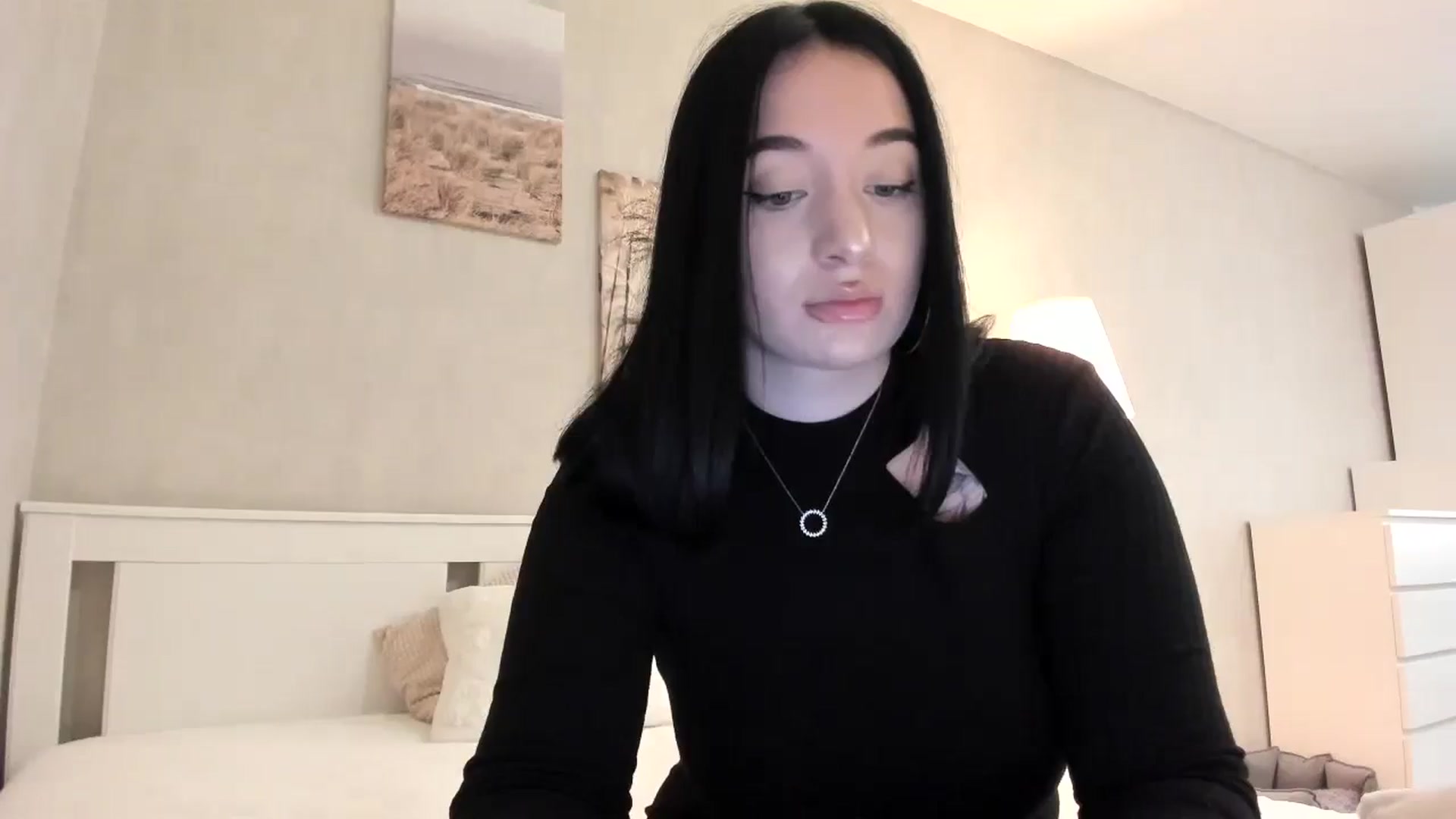 Gallery image thumbnail from BoredRoom's myfreecams stream on, 06/19/2024, 10:15 image 13 of 20