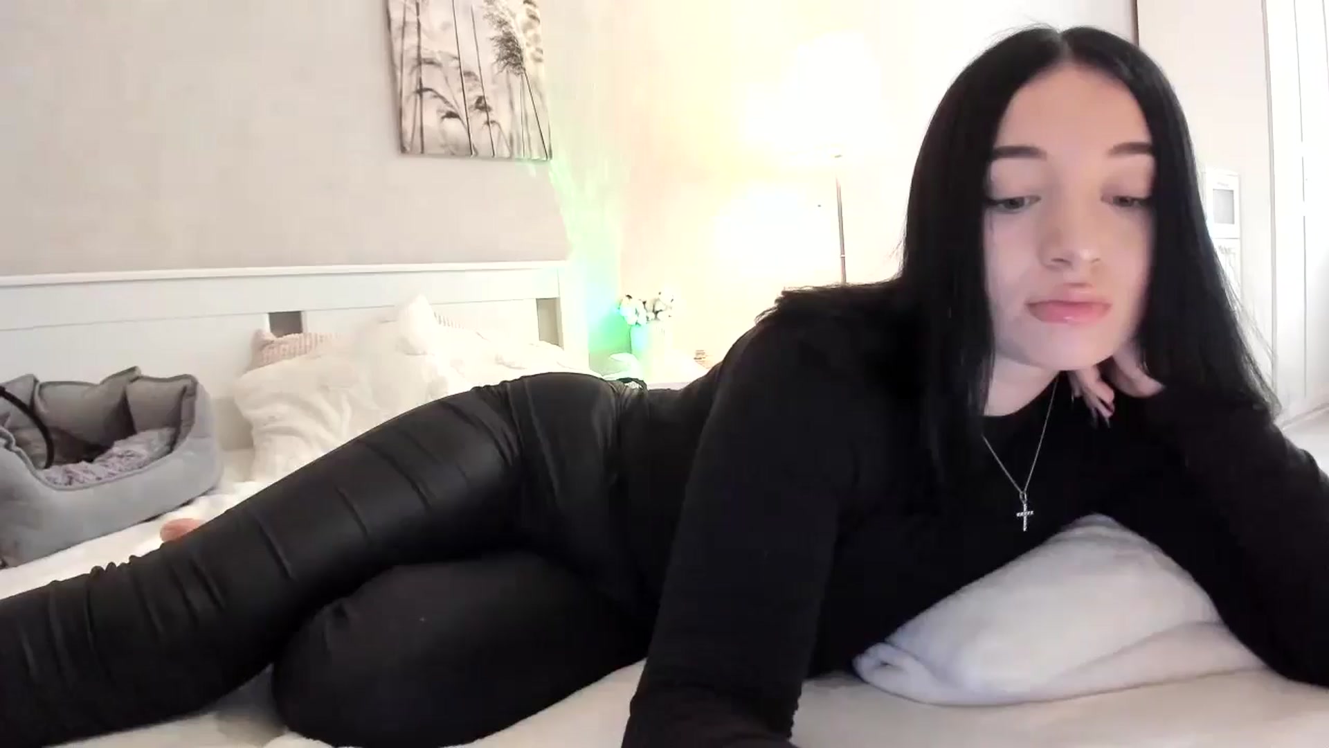 Gallery image thumbnail from BoredRoom's myfreecams stream on, 06/22/2024, 10:34 image 16 of 20