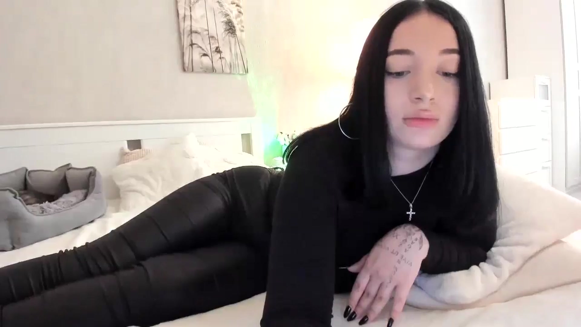 Gallery image thumbnail from BoredRoom's myfreecams stream on, 06/22/2024, 11:06 image 17 of 20