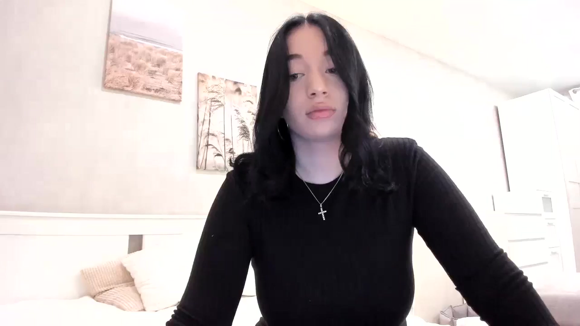 Gallery image thumbnail from BoredRoom's myfreecams stream on, 06/23/2024, 14:31 image 8 of 20
