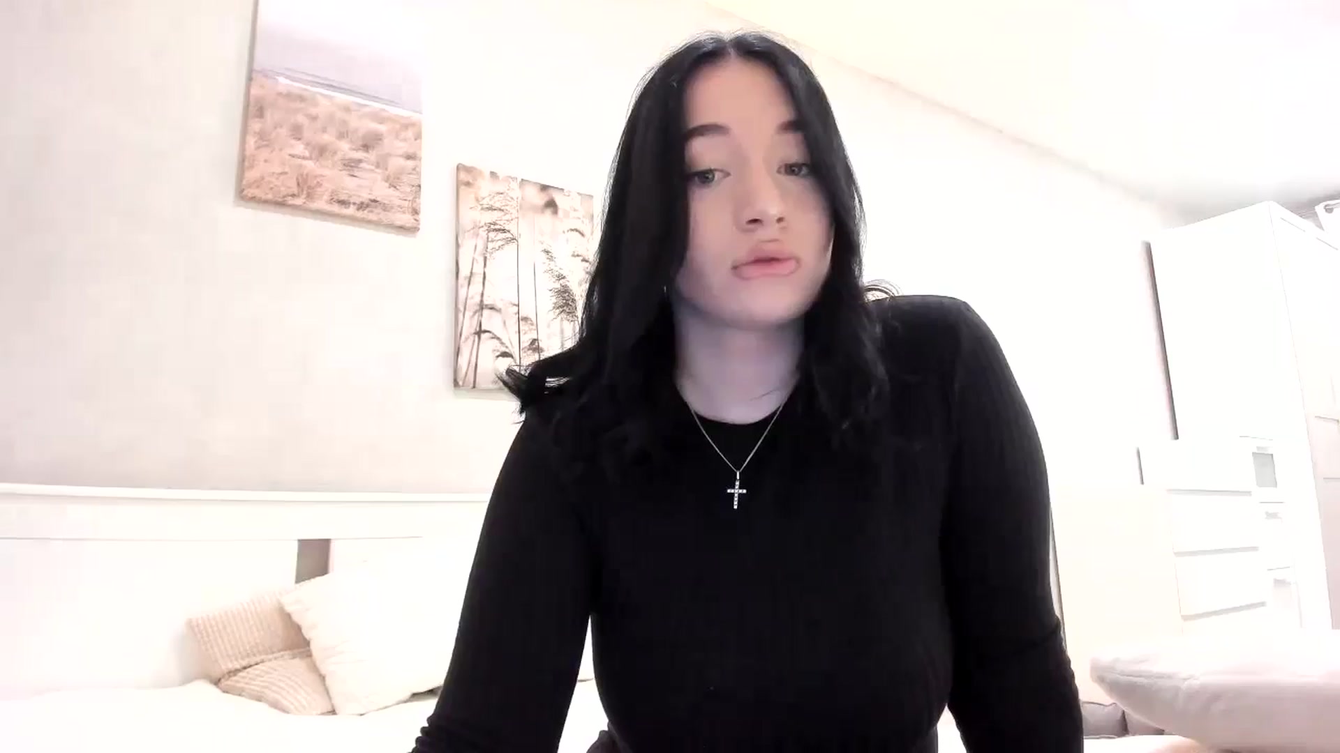 Gallery image thumbnail from BoredRoom's myfreecams stream on, 06/23/2024, 14:31 image 10 of 20