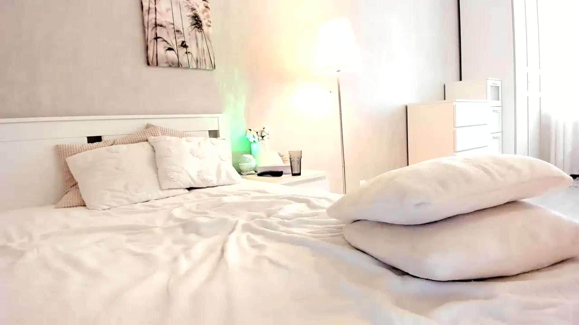 Gallery image thumbnail from BoredRoom's myfreecams stream on, 06/24/2024, 08:09 image 4 of 20