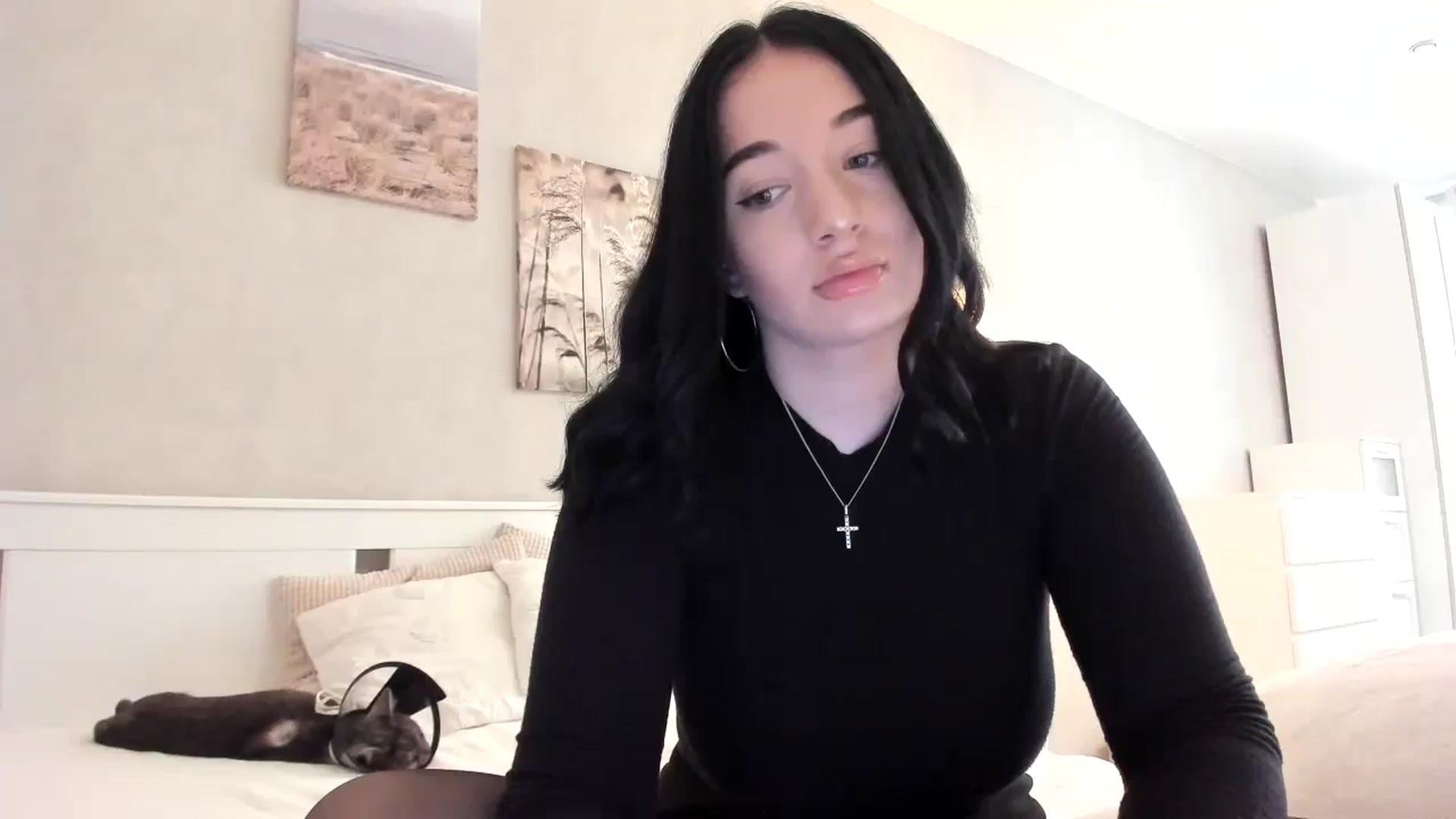 Gallery image thumbnail from BoredRoom's myfreecams stream on, 06/24/2024, 09:32 image 6 of 20