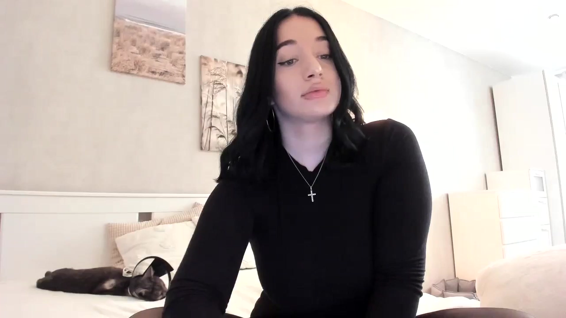 Gallery image thumbnail from BoredRoom's myfreecams stream on, 06/24/2024, 09:32 image 7 of 20