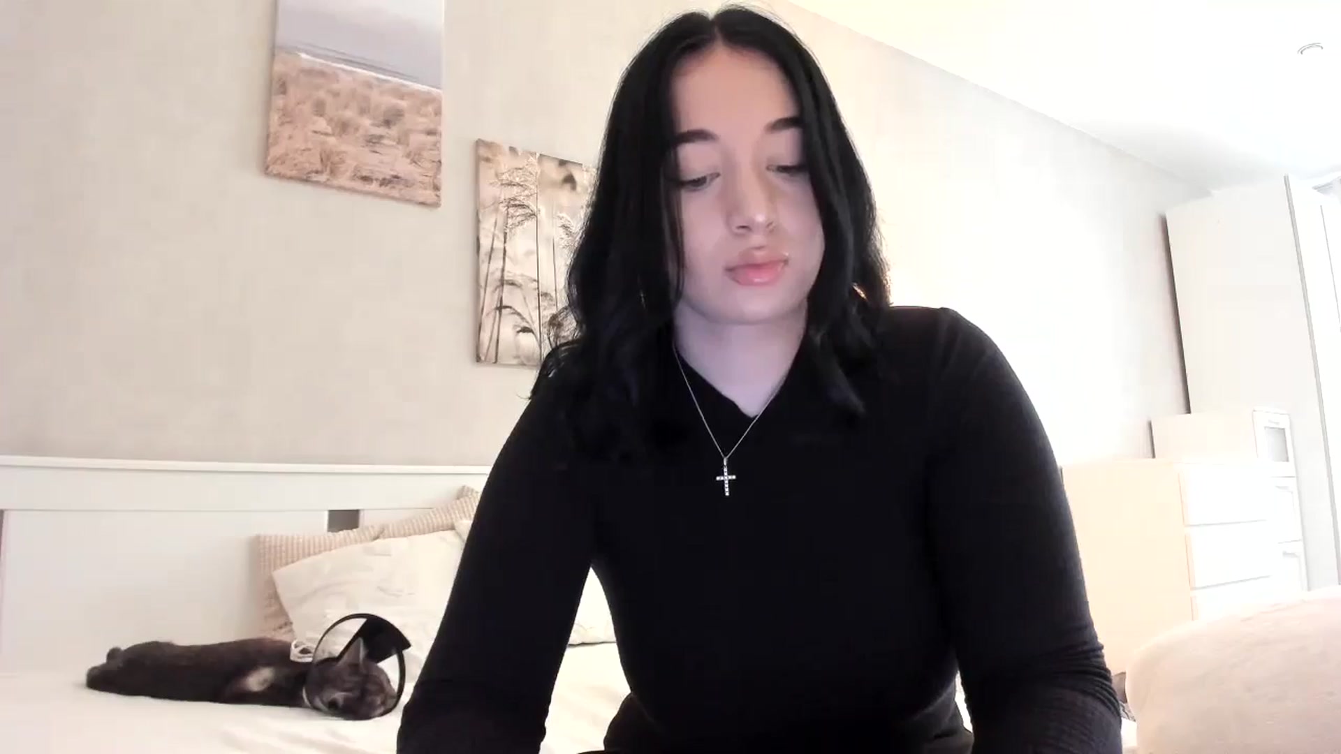 Gallery image thumbnail from BoredRoom's myfreecams stream on, 06/24/2024, 09:32 image 5 of 20