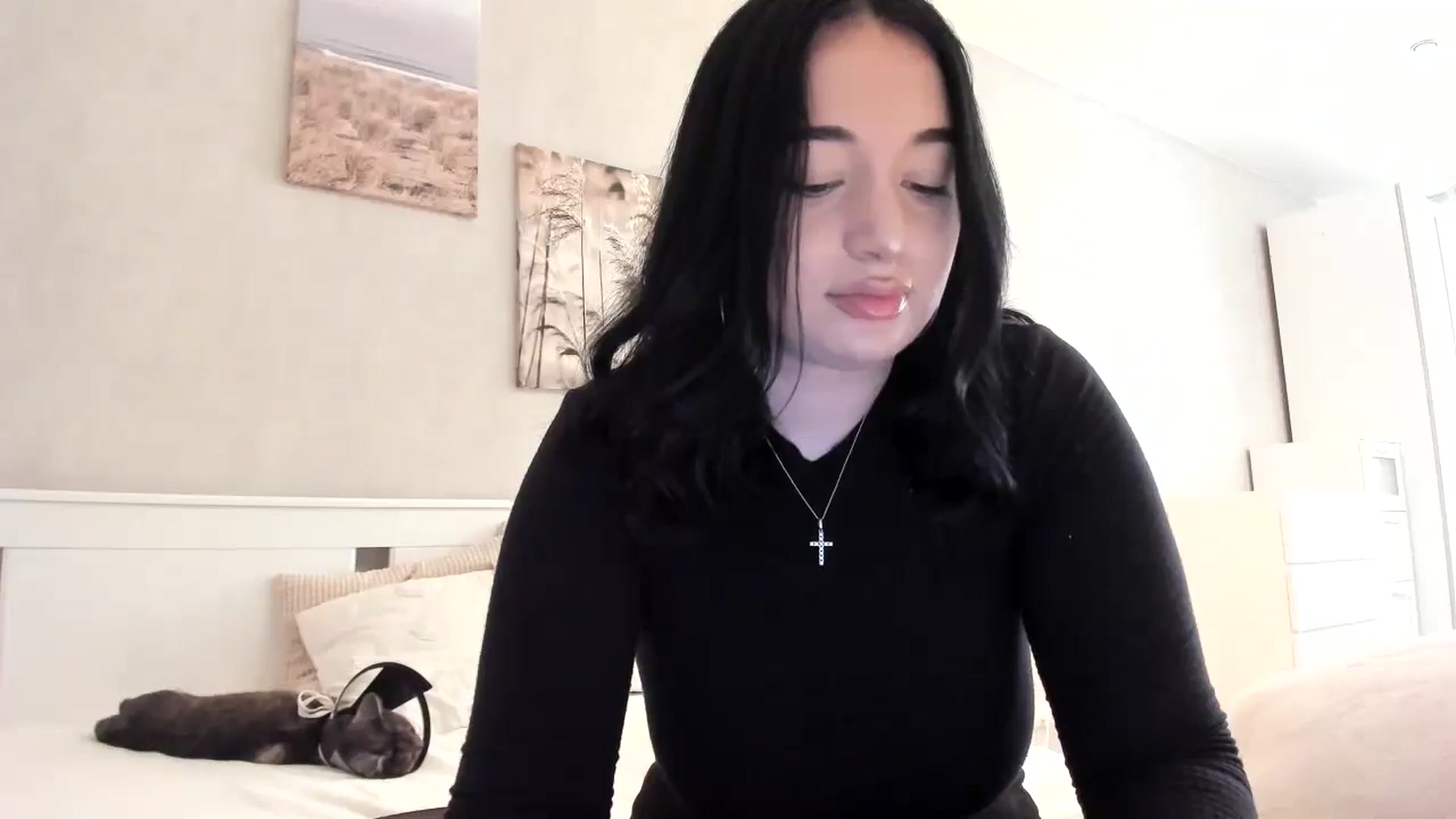 Gallery image thumbnail from BoredRoom's myfreecams stream on, 06/24/2024, 09:32 image 10 of 20