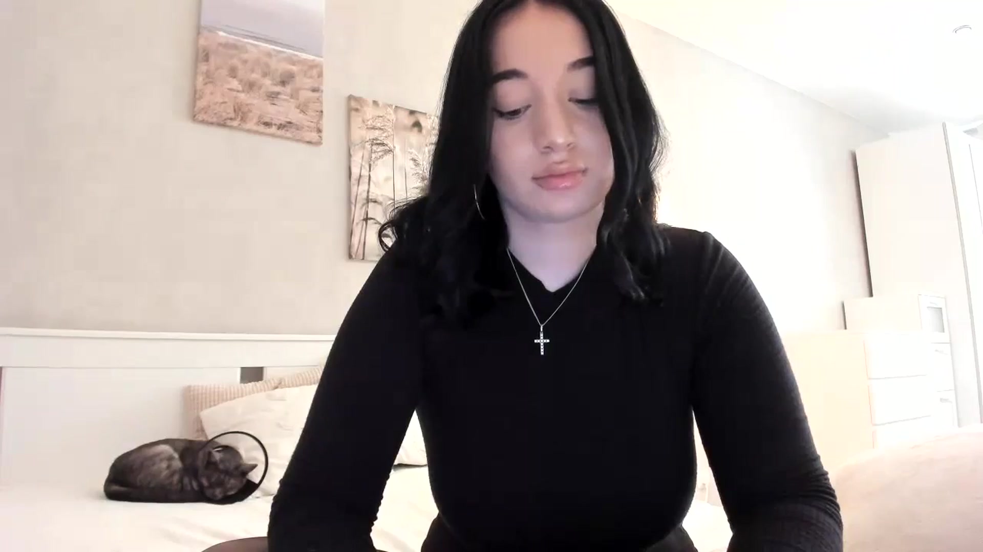 Gallery image thumbnail from BoredRoom's myfreecams stream on, 06/24/2024, 09:32 image 15 of 20
