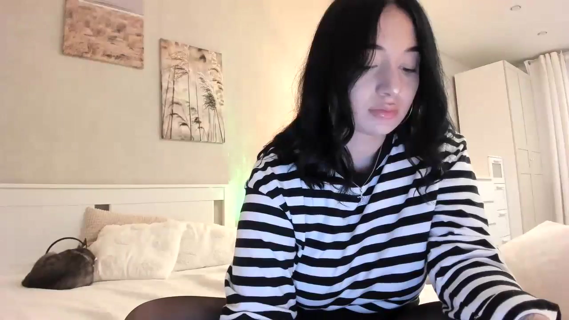 Gallery image thumbnail from BoredRoom's myfreecams stream on, 06/25/2024, 10:16 image 4 of 20