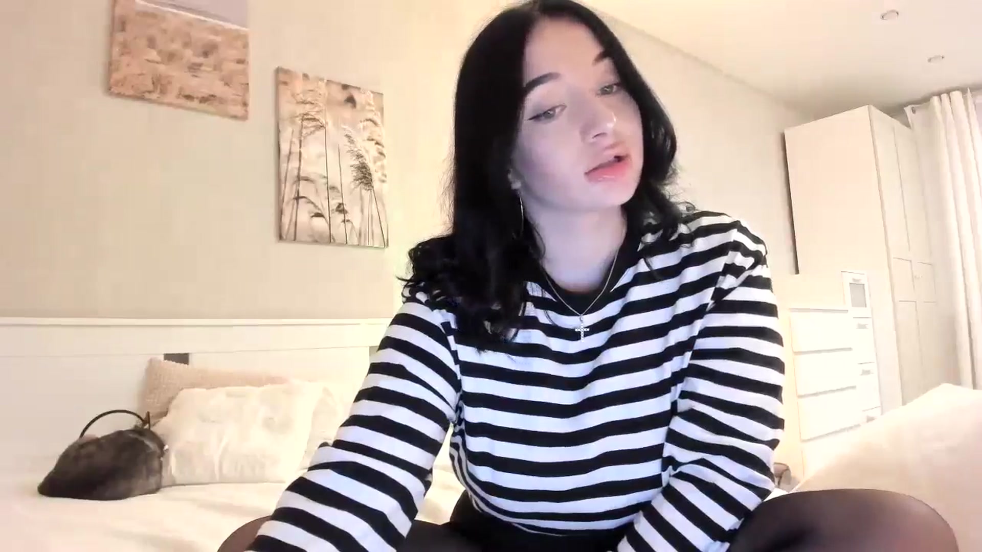 Gallery image thumbnail from BoredRoom's myfreecams stream on, 06/25/2024, 10:16 image 2 of 20