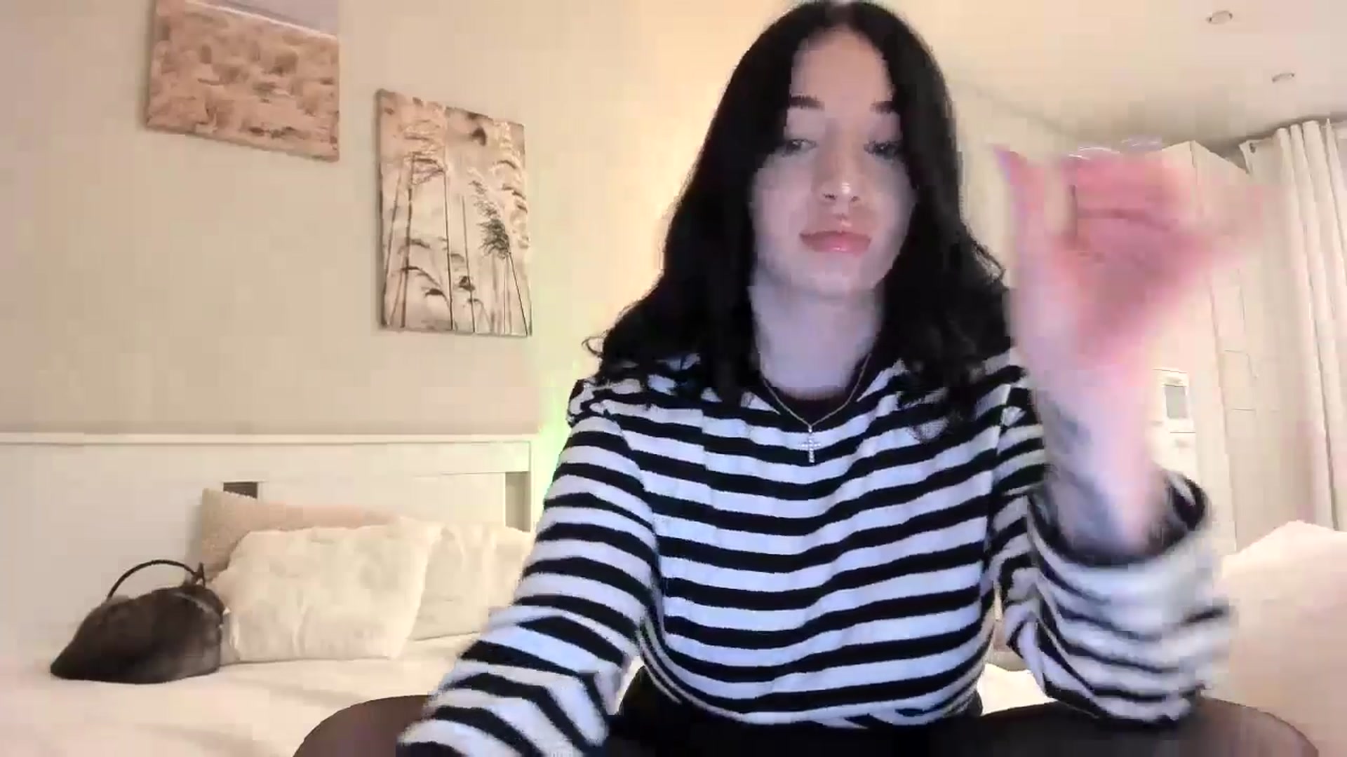 Gallery image thumbnail from BoredRoom's myfreecams stream on, 06/25/2024, 10:16 image 7 of 20