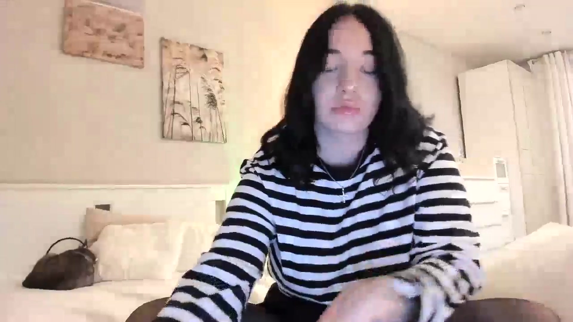 Gallery image thumbnail from BoredRoom's myfreecams stream on, 06/25/2024, 10:16 image 6 of 20