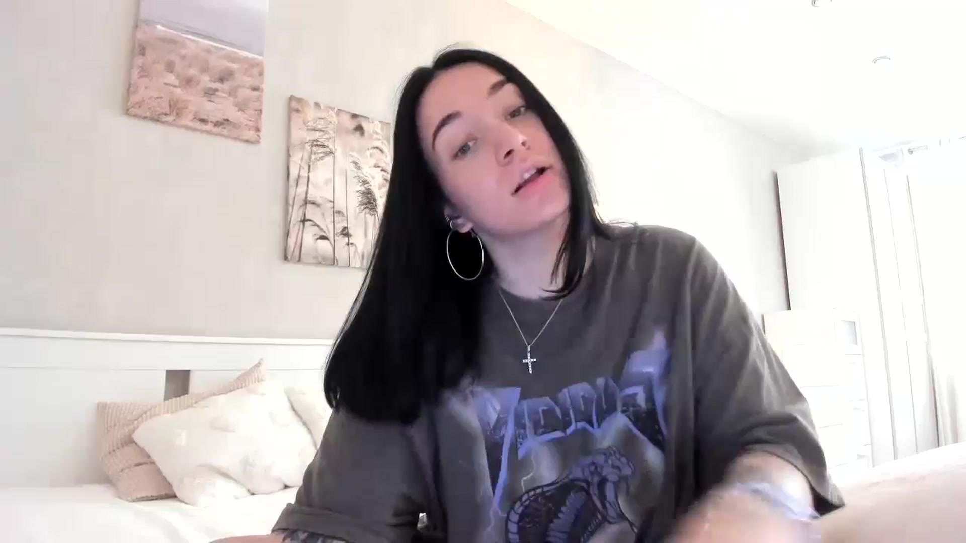 Gallery image thumbnail from BoredRoom's myfreecams stream on, 06/27/2024, 11:39 image 1 of 20