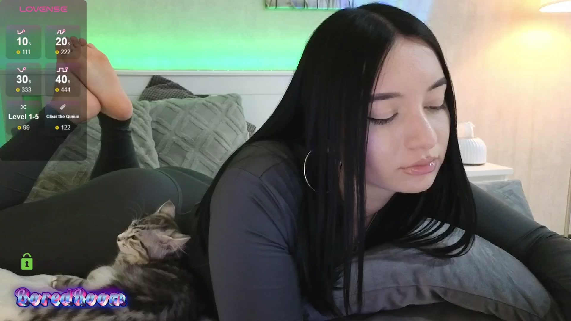 Gallery image thumbnail from BoredRoom's myfreecams stream on, 08/26/2024, 09:20 image 17 of 20