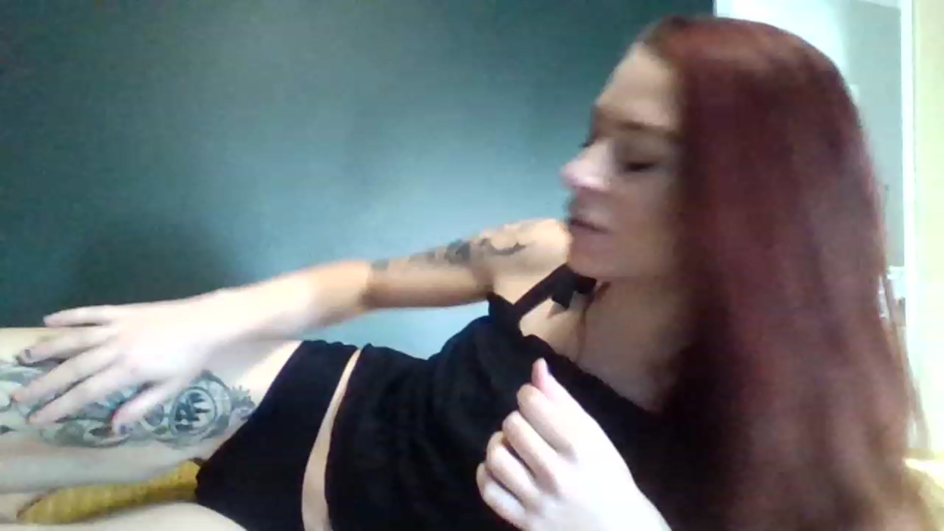 Gallery image thumbnail from Boredhotmama's myfreecams stream on, 11/25/2022, 13:32 image 12 of 20