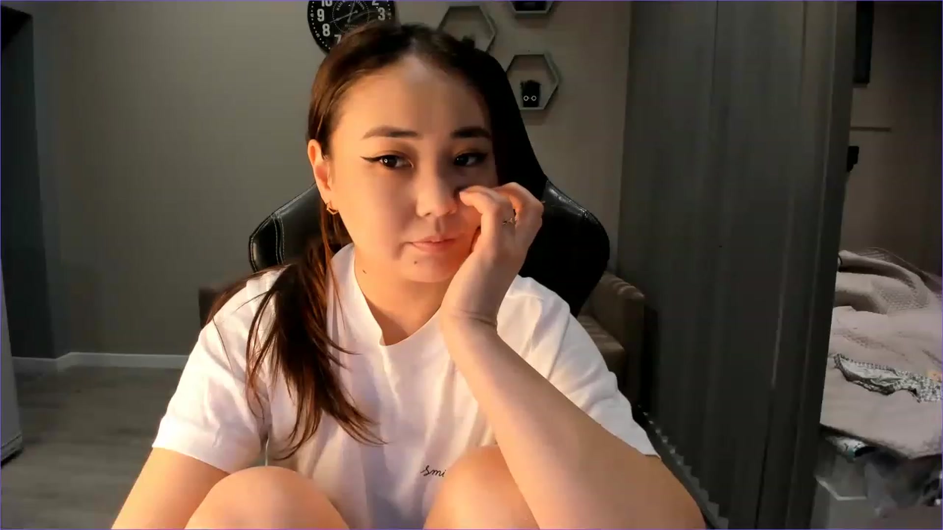 Gallery image thumbnail from Borra's myfreecams stream on, 11/21/2022, 08:33 image 1 of 20