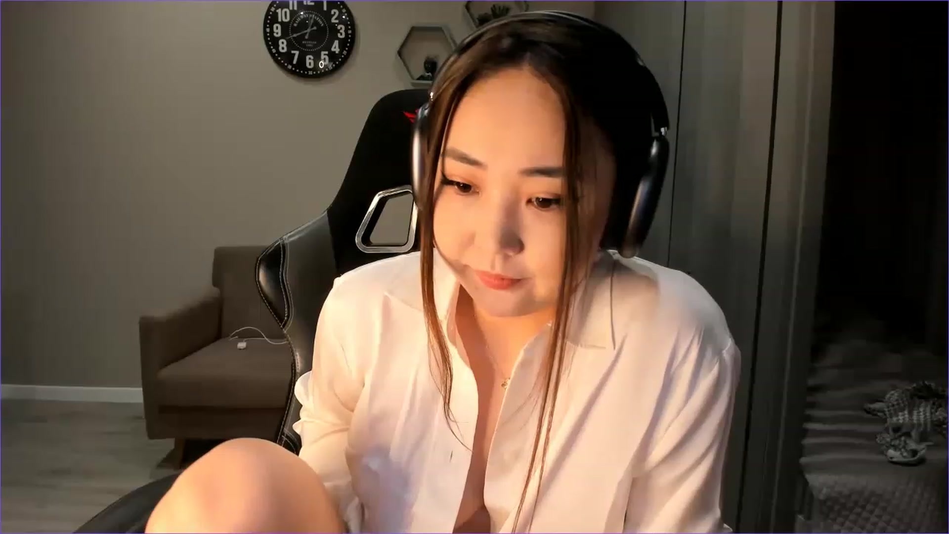 Gallery image thumbnail from Borra's myfreecams stream on, 11/22/2022, 05:51 image 4 of 20