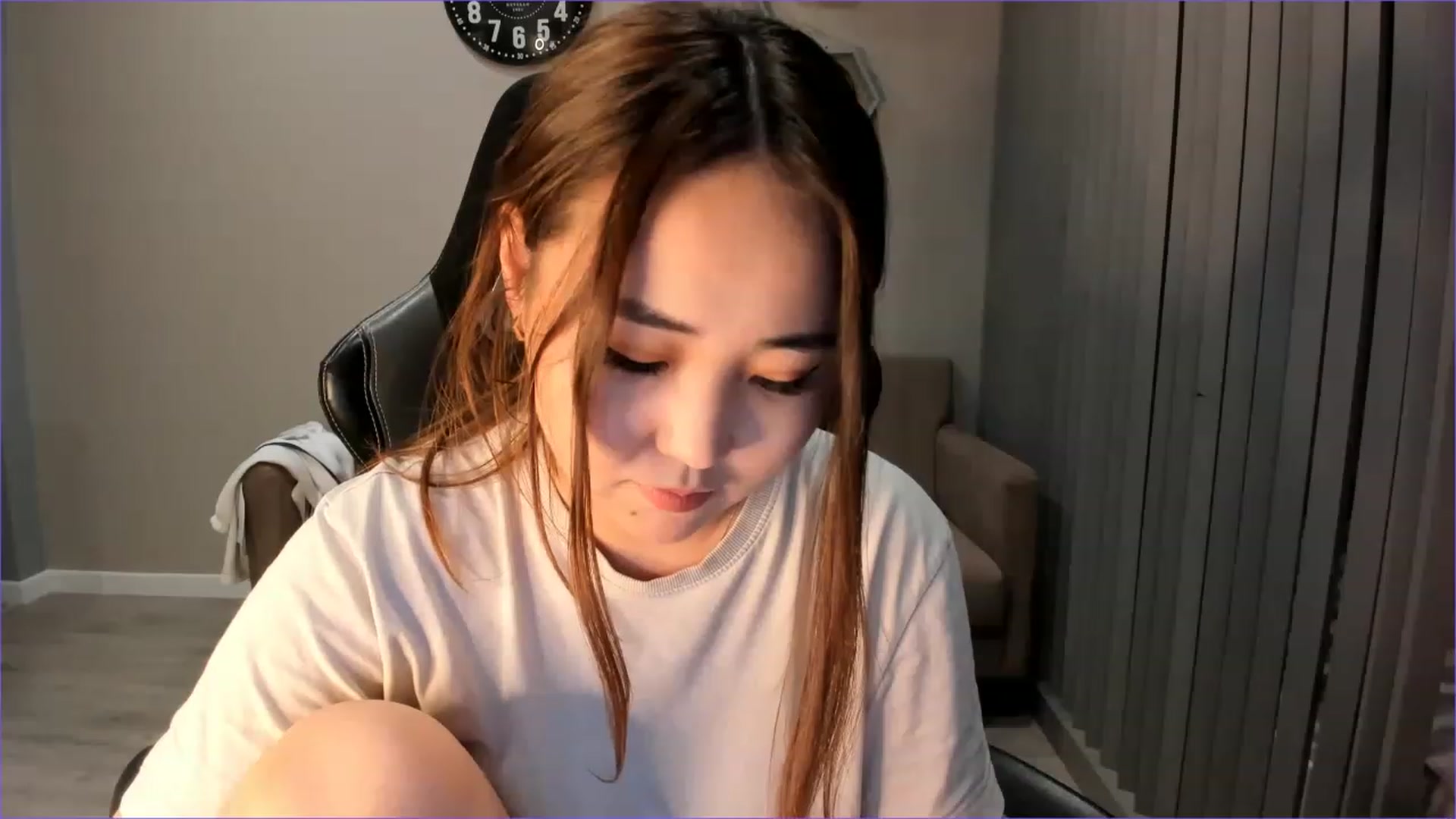 Gallery image thumbnail from Borra's myfreecams stream on, 11/23/2022, 07:17 image 6 of 20