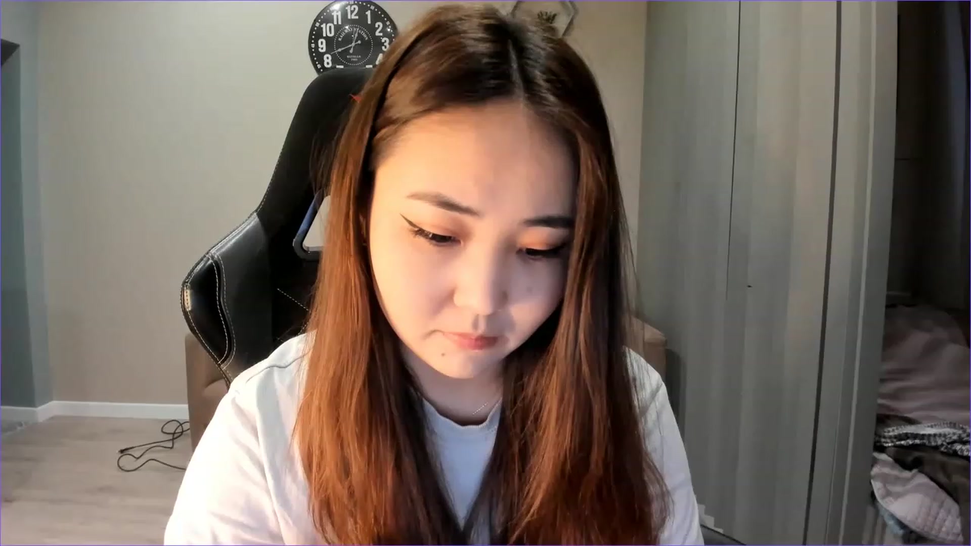 Gallery image thumbnail from Borra's myfreecams stream on, 11/27/2022, 04:41 image 1 of 20