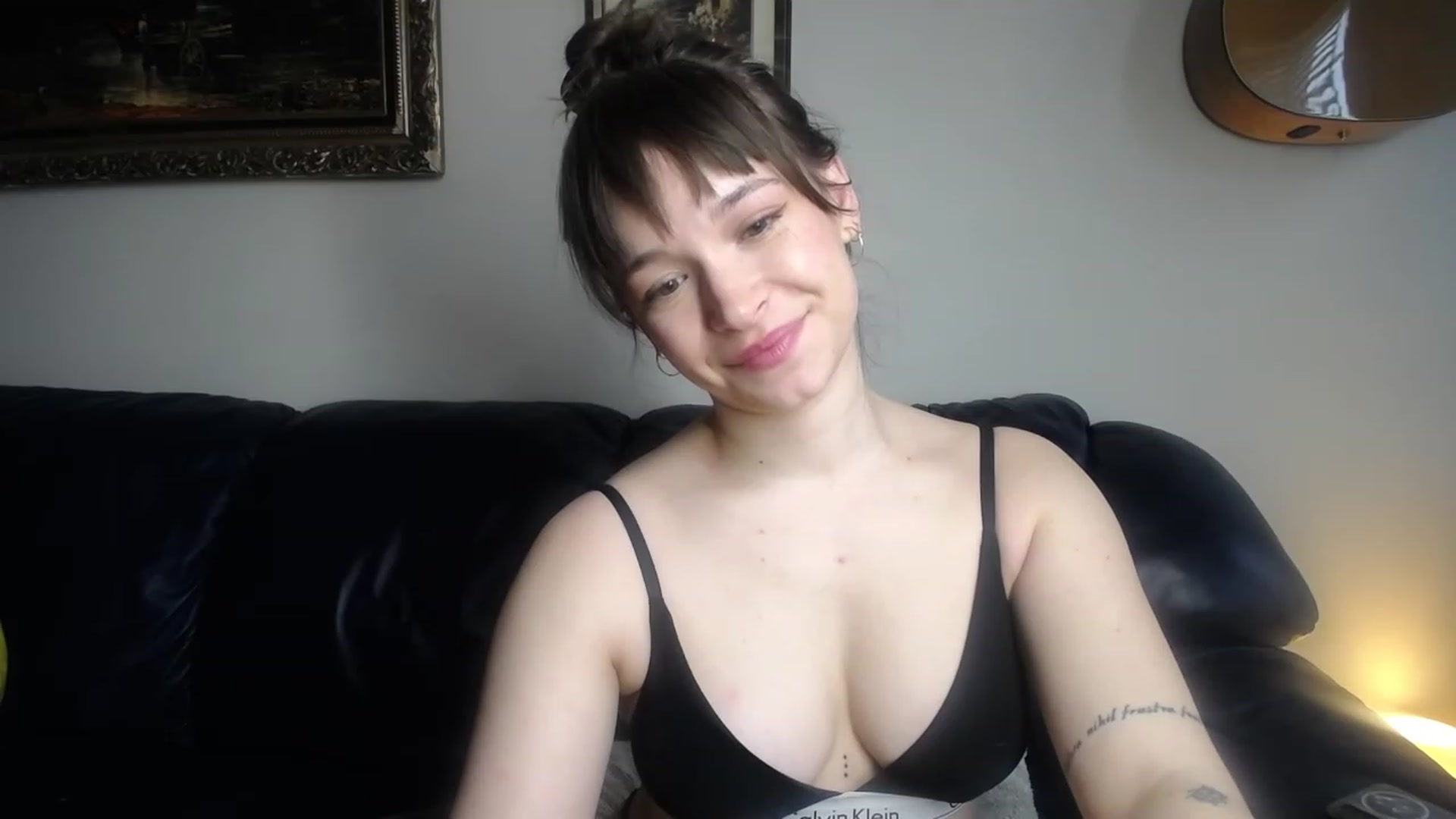 Gallery image thumbnail from BossBabyGirl's myfreecams stream on, 01/30/2023, 22:26 image 17 of 20