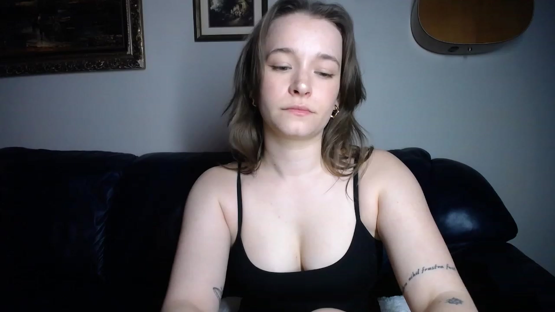 Gallery image thumbnail from BossBabyGirl's myfreecams stream on, 10/17/2023, 23:58 image 12 of 20