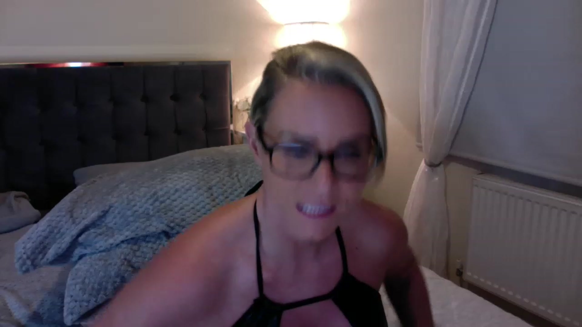Gallery image thumbnail from BossyBetty's myfreecams stream on, 01/01/2023, 18:25 image 7 of 20