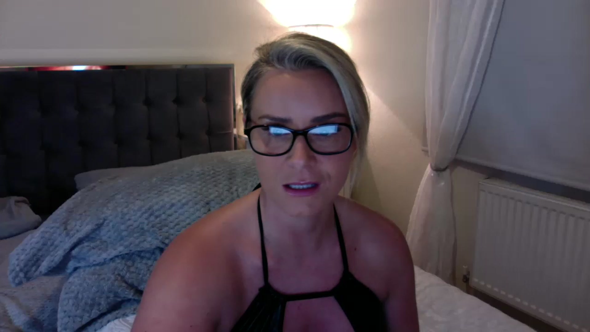 Gallery image thumbnail from BossyBetty's myfreecams stream on, 01/01/2023, 18:25 image 6 of 20