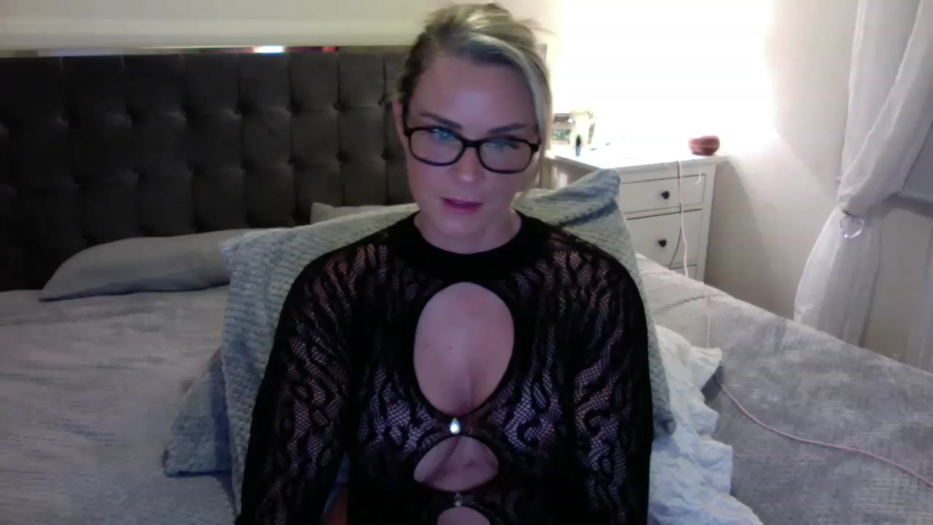 Gallery image thumbnail from BossyBetty's myfreecams stream on, 02/04/2023, 21:25 image 10 of 20