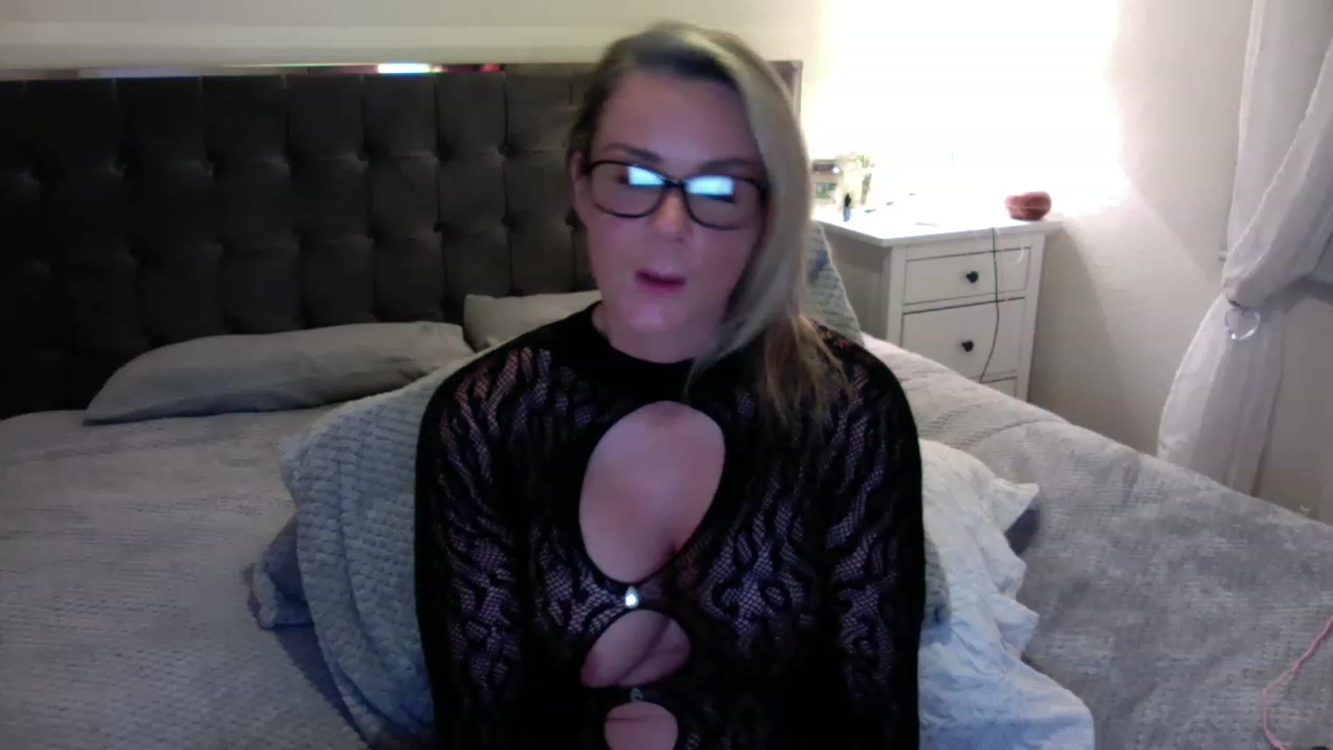 Gallery image thumbnail from BossyBetty's myfreecams stream on, 02/04/2023, 22:27 image 17 of 20