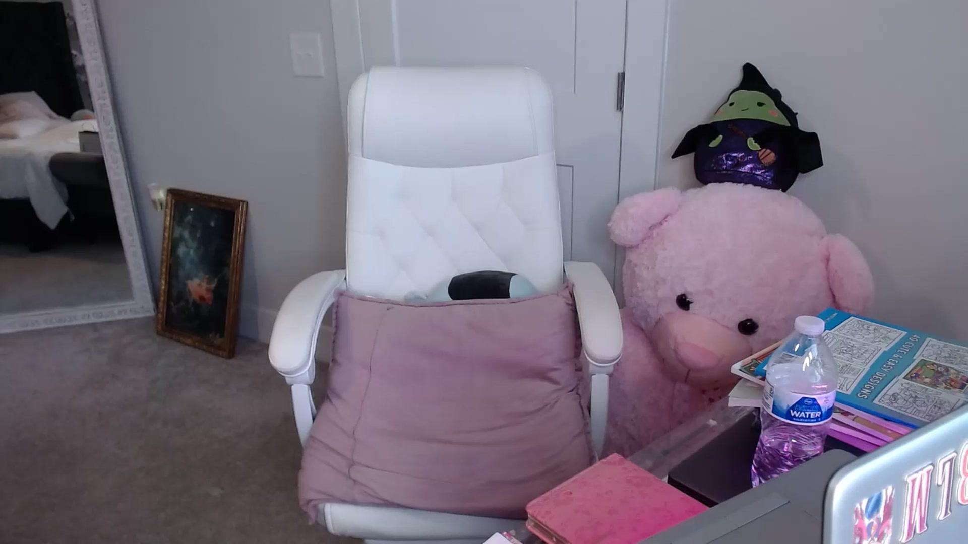 Gallery image thumbnail from BossyGirlfrnd's myfreecams stream on, 05/03/2025, 23:10 image 14 of 20