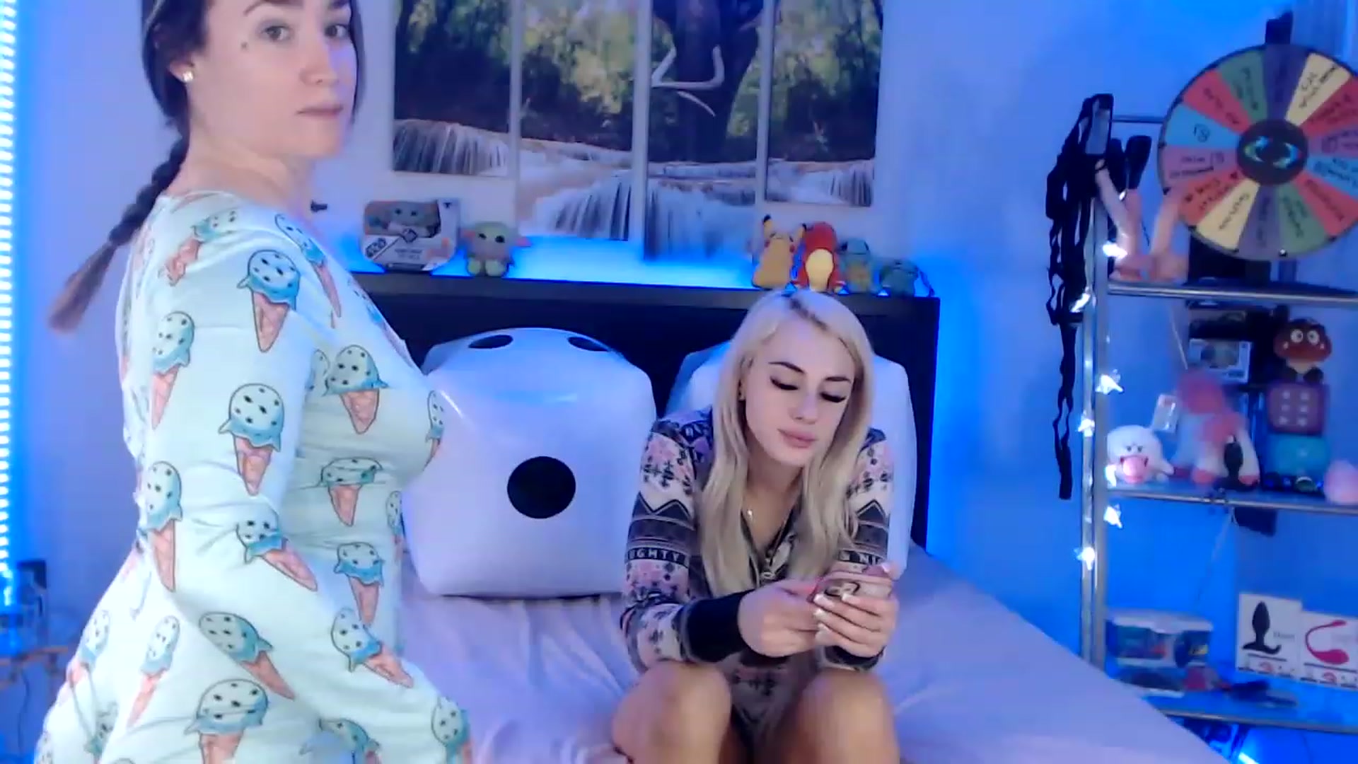 Gallery image thumbnail from BostonBeckyy's myfreecams stream on, 11/16/2022, 16:26 image 18 of 20