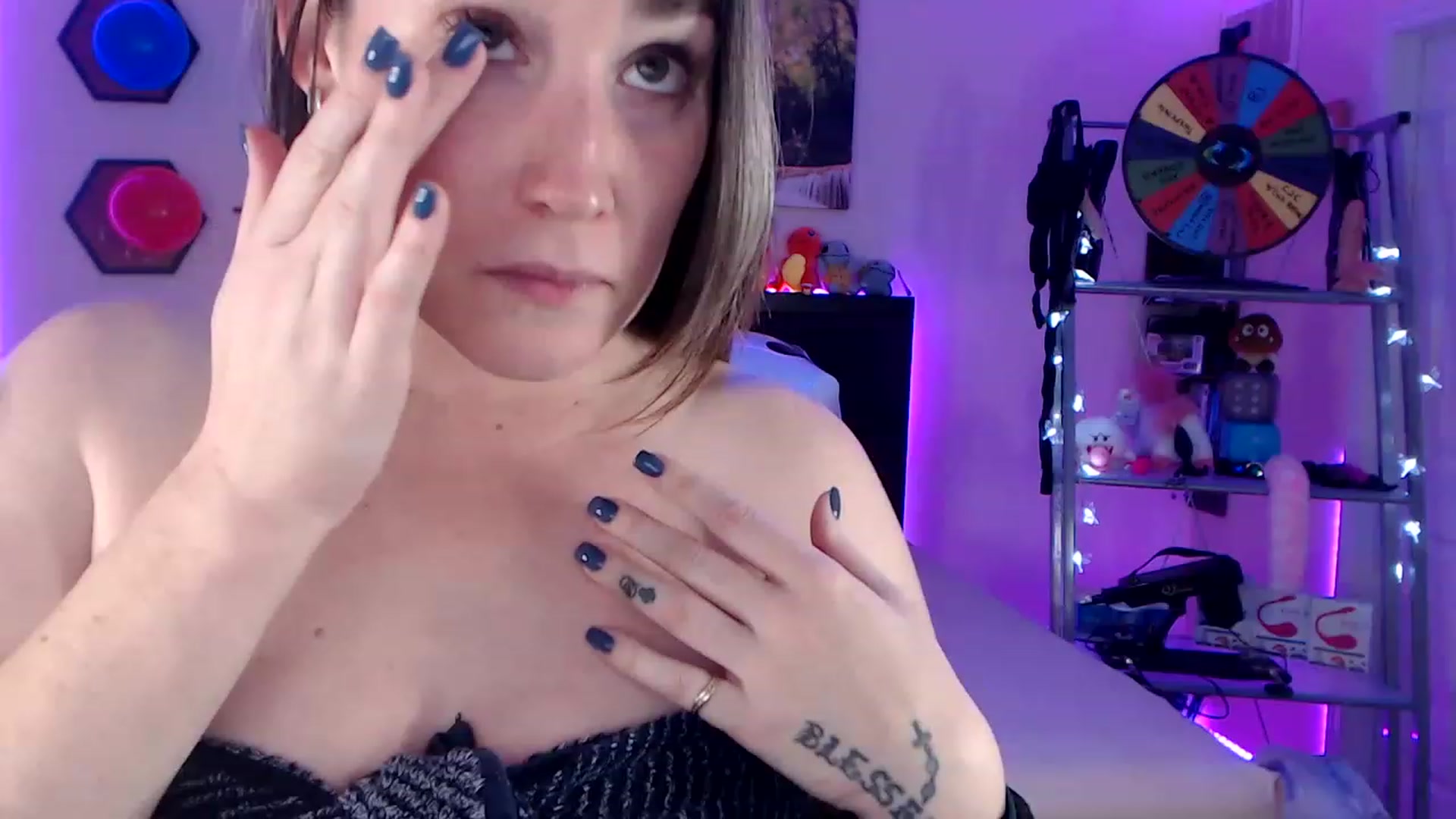 Gallery image thumbnail from BostonBeckyy's myfreecams stream on, 11/25/2022, 01:50 image 1 of 20