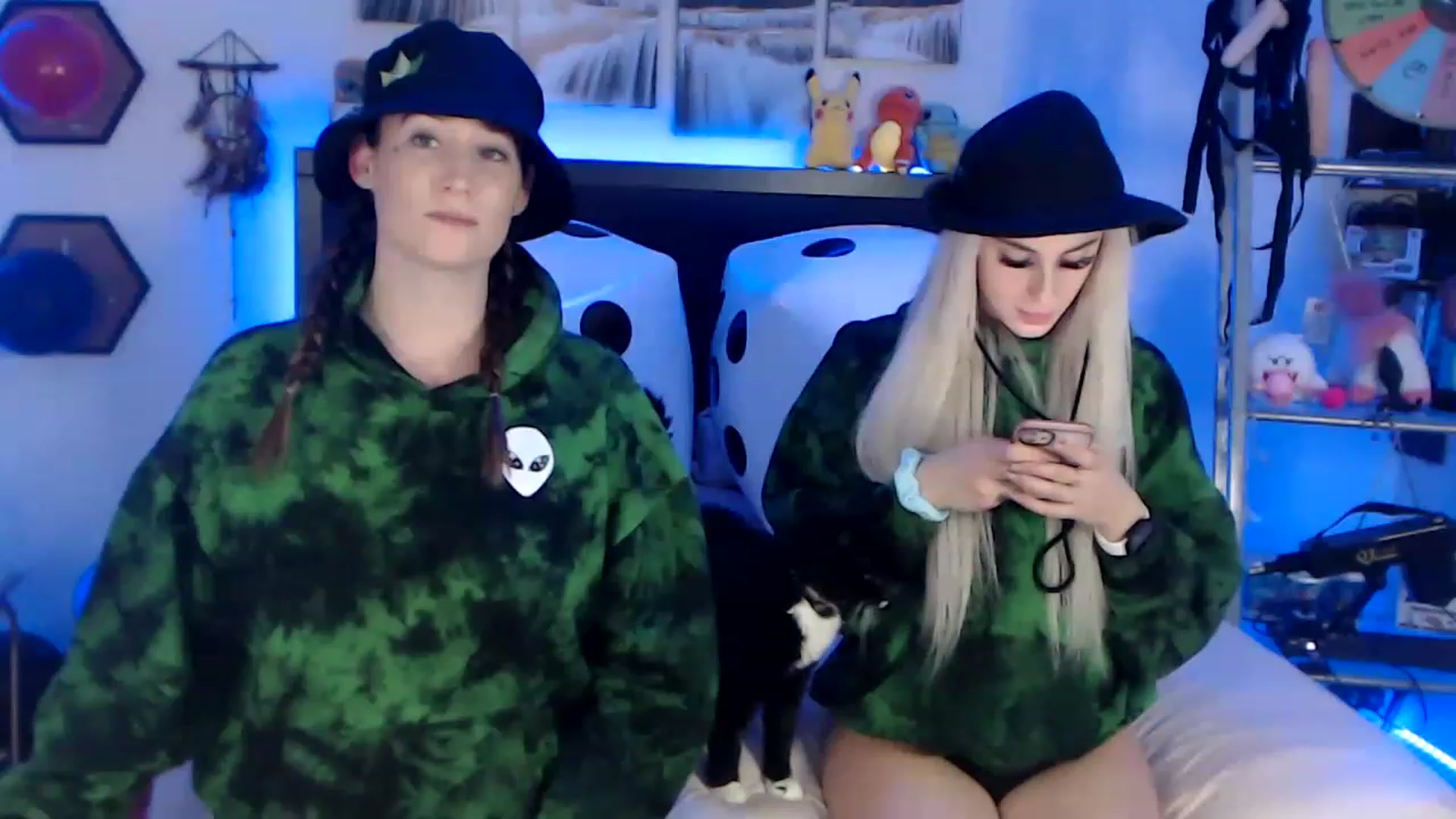 Gallery image thumbnail from BostonBeckyy's myfreecams stream on, 11/26/2022, 02:43 image 9 of 20