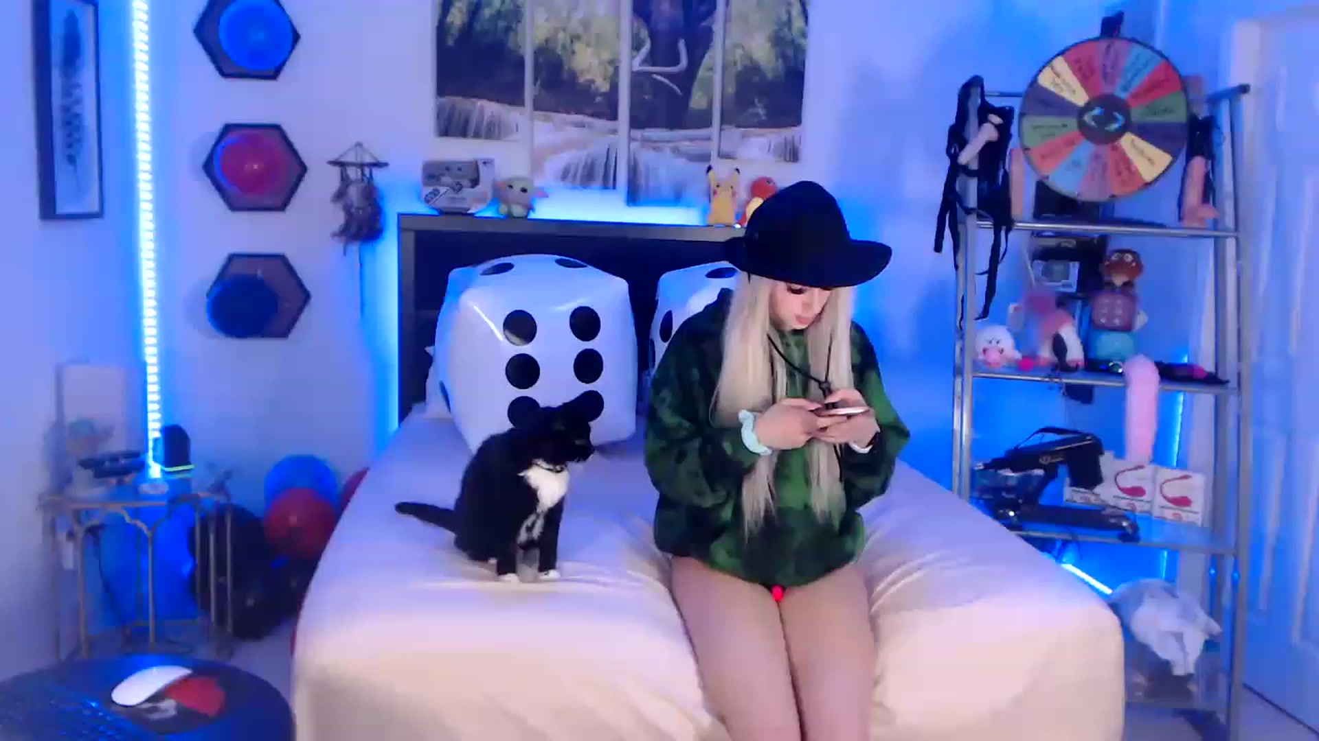 Gallery image thumbnail from BostonBeckyy's myfreecams stream on, 11/26/2022, 02:43 image 18 of 20