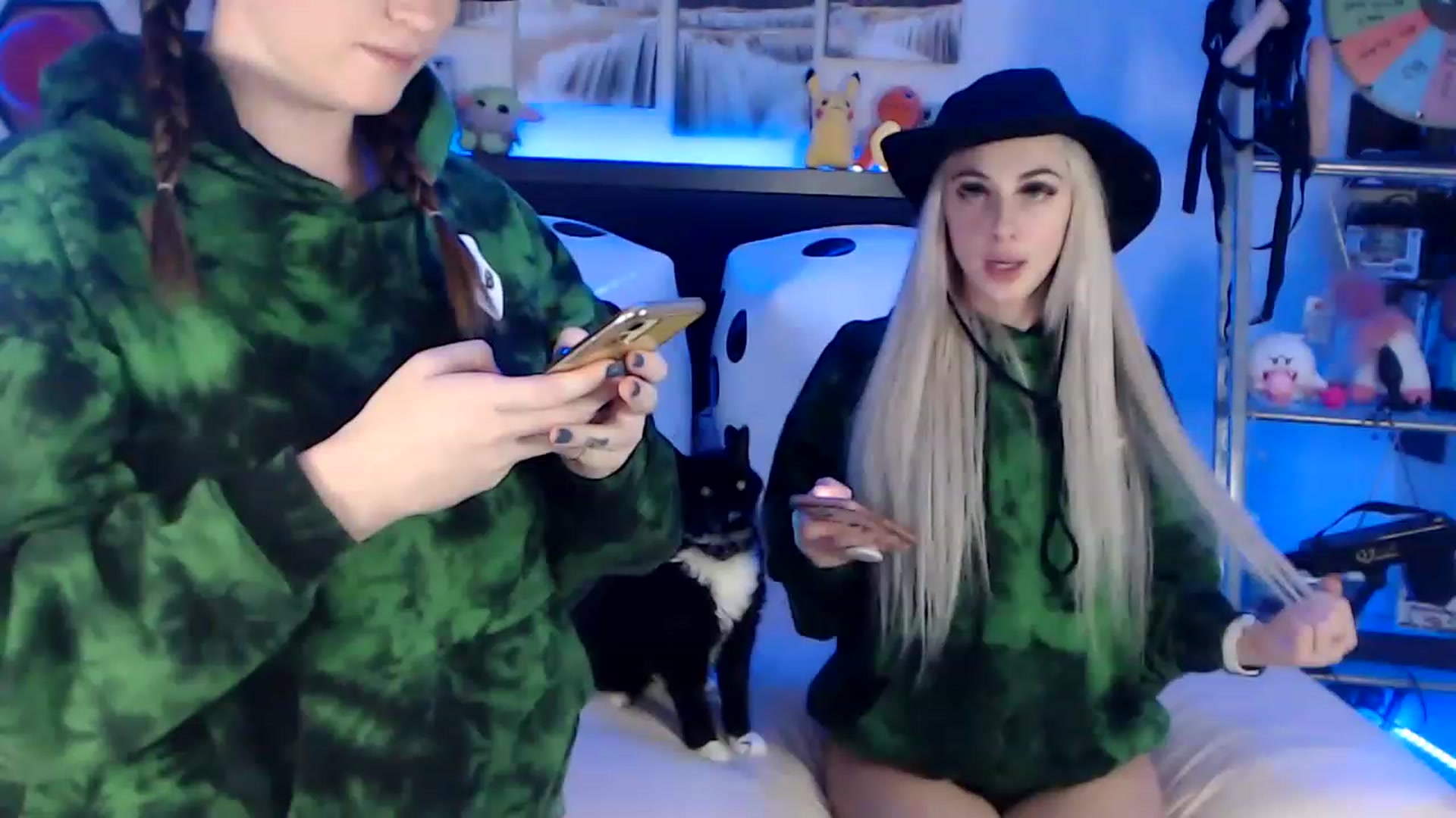 Gallery image thumbnail from BostonBeckyy's myfreecams stream on, 11/26/2022, 02:43 image 10 of 20