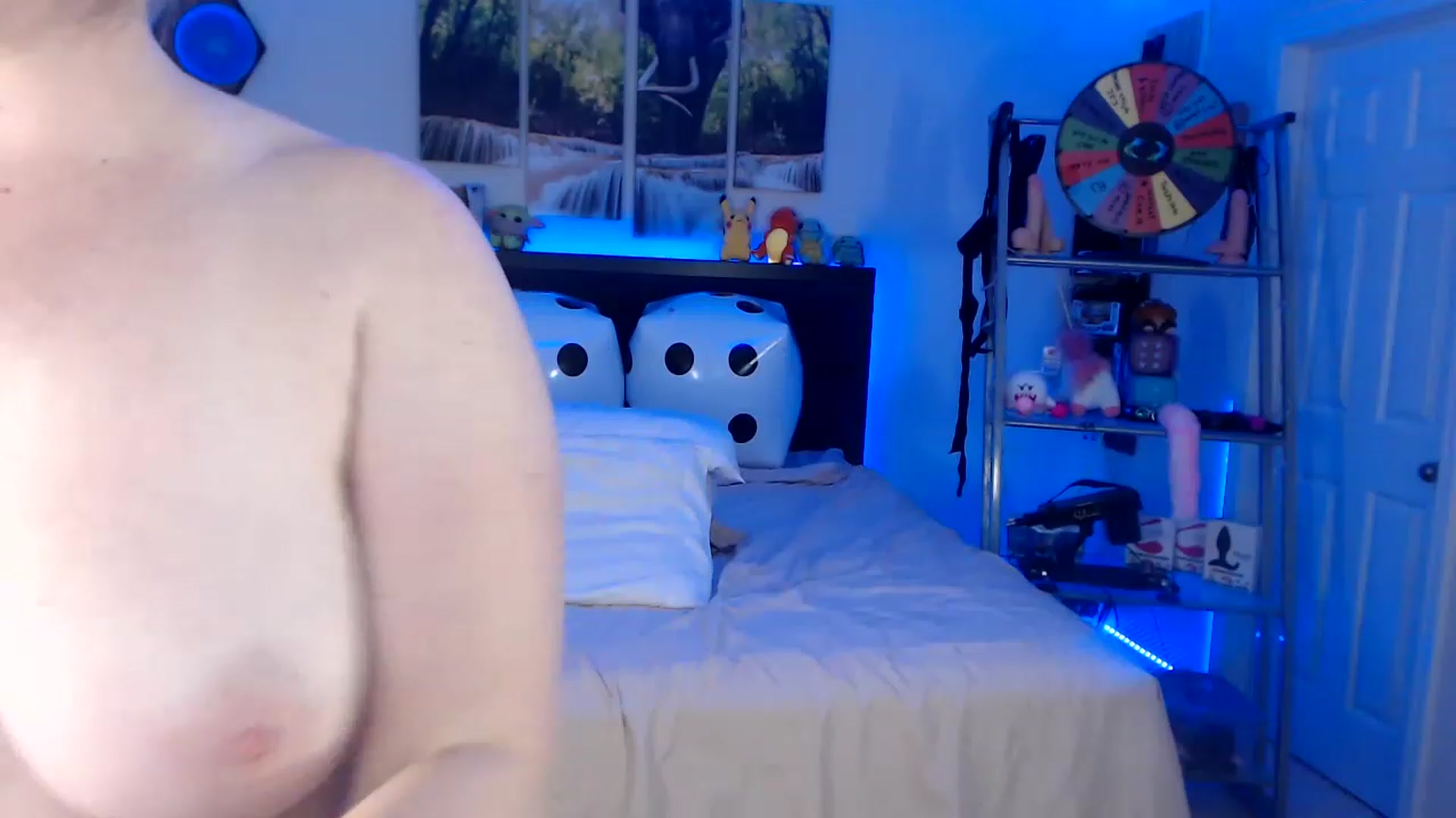 Gallery image thumbnail from BostonBeckyy's myfreecams stream on, 12/08/2022, 02:34 image 16 of 20